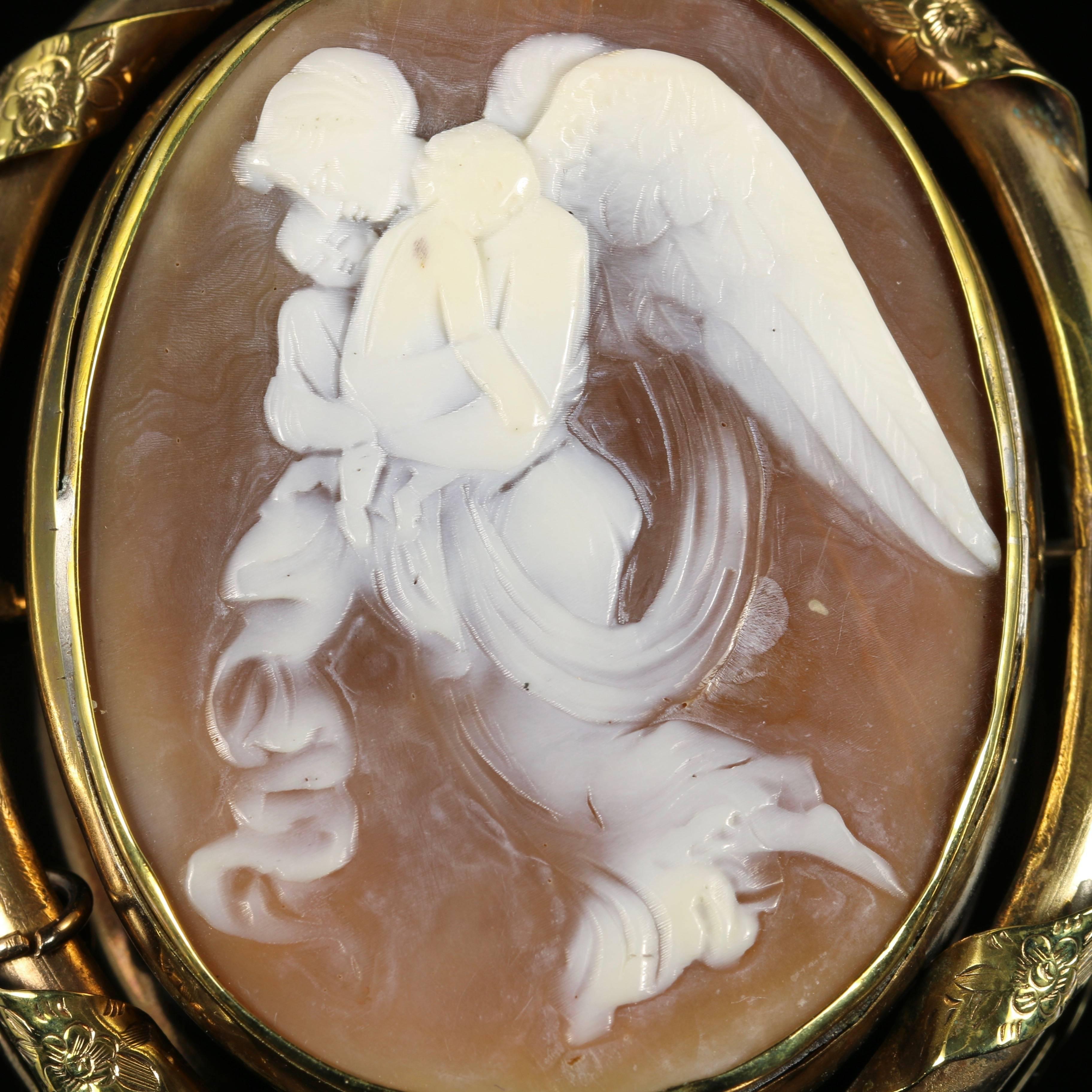 Antique Victorian Cameo Brooch Winged Angel with Cherubs In Excellent Condition In Lancaster, Lancashire
