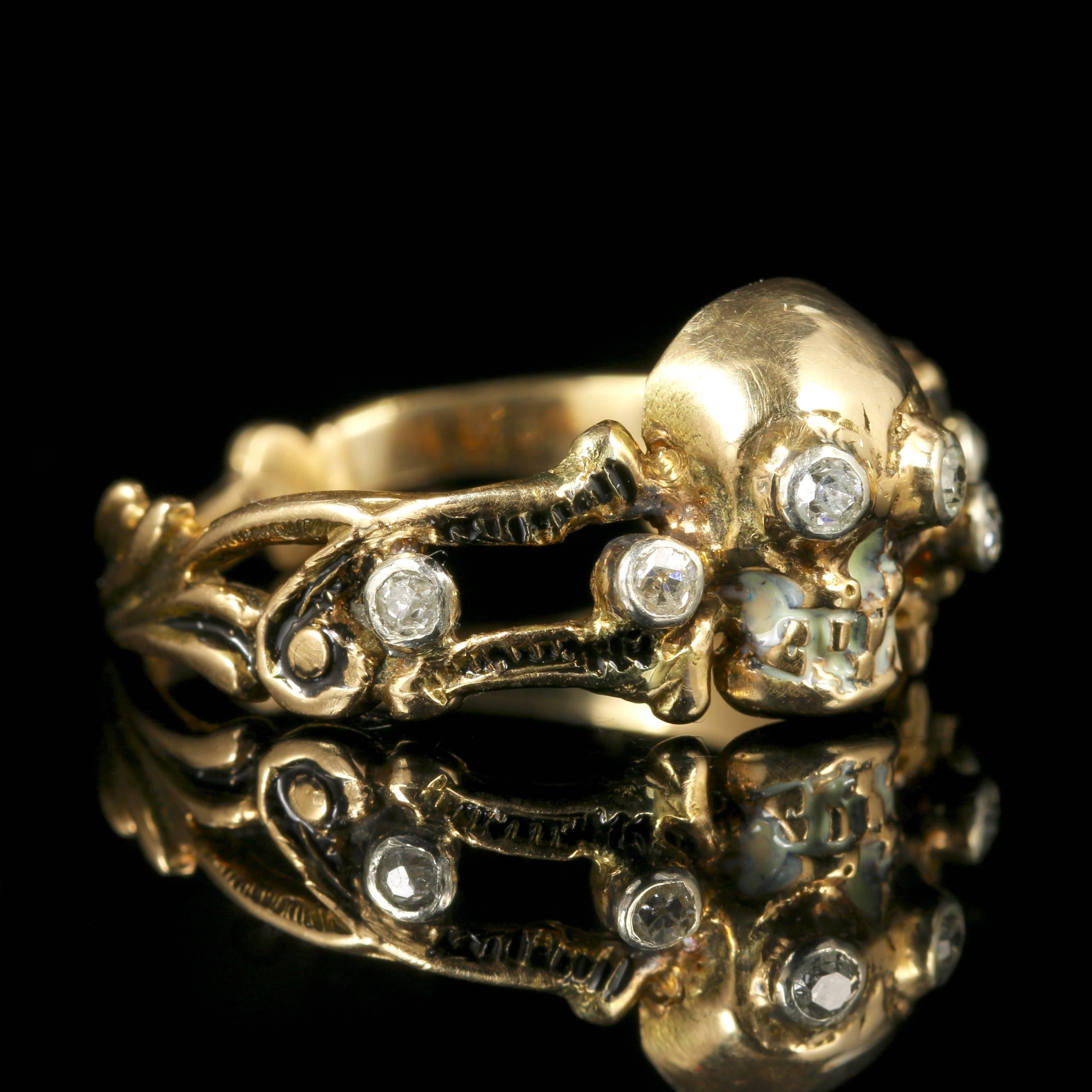 Memento Mori Diamond Skull Cross Bone Diamond Gold Ring 1
