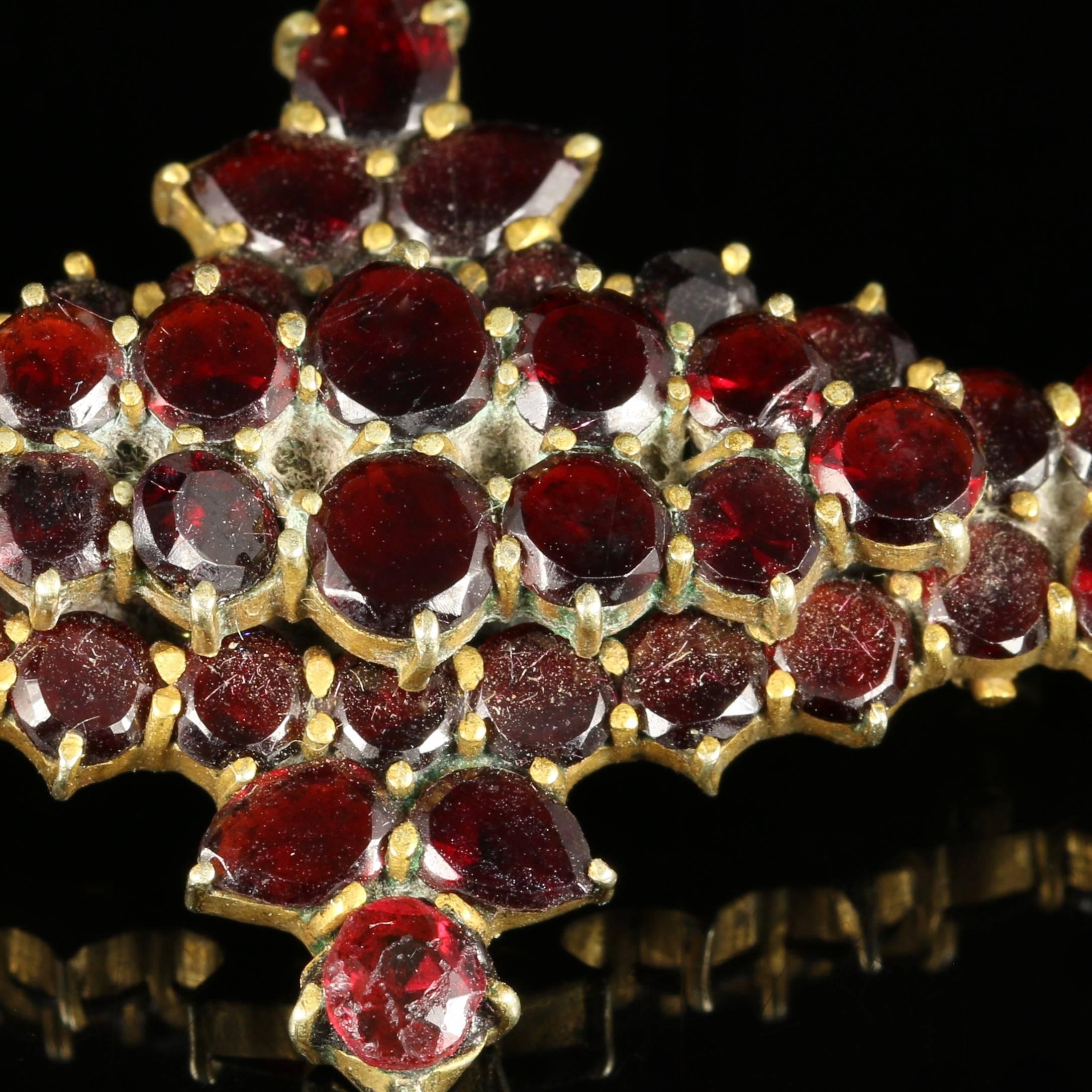 Antique Victorian Garnet Gold, circa 1890 Brooch In Excellent Condition For Sale In Lancaster, Lancashire