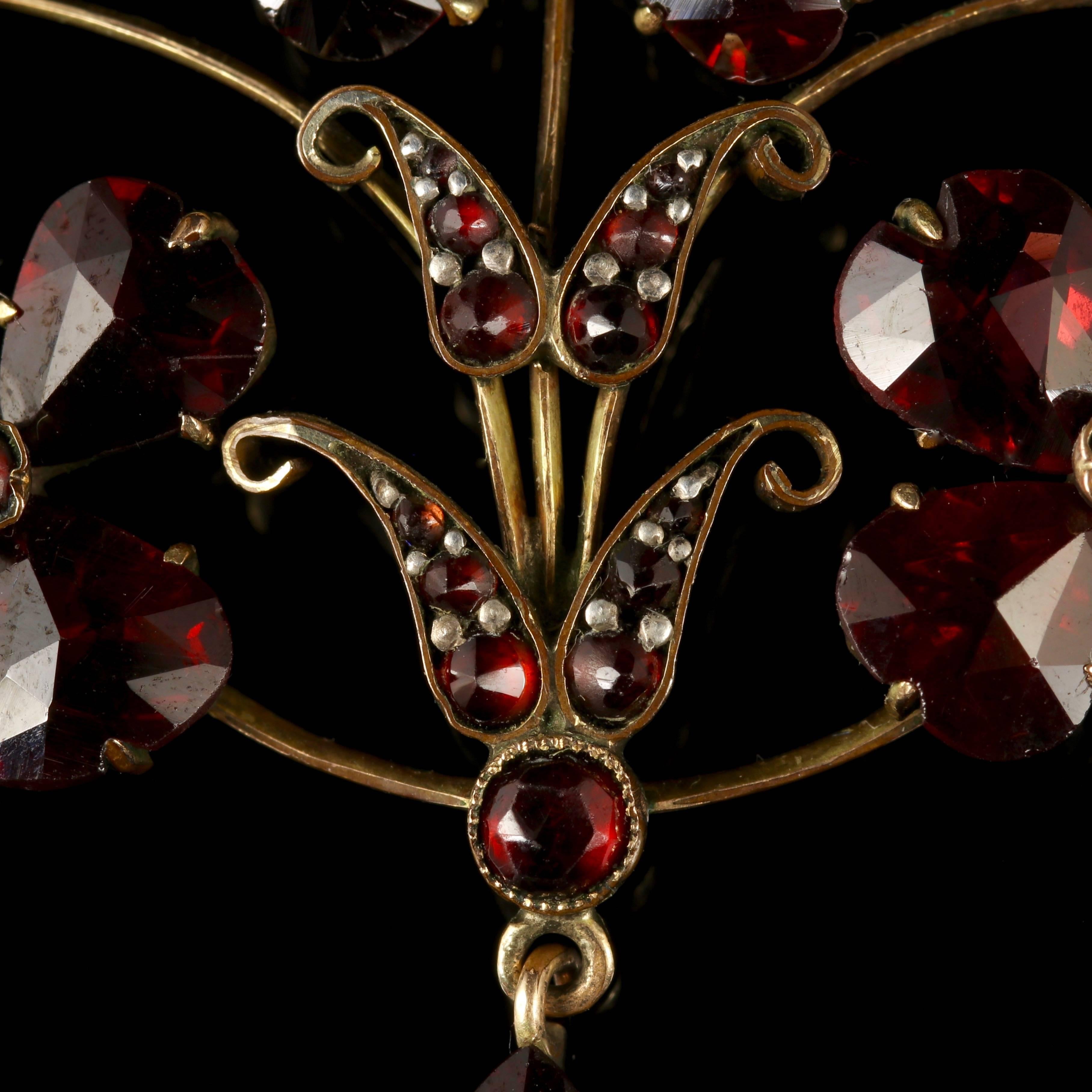 Antique Victorian Garnet Gold Pendant In Excellent Condition In Lancaster, Lancashire