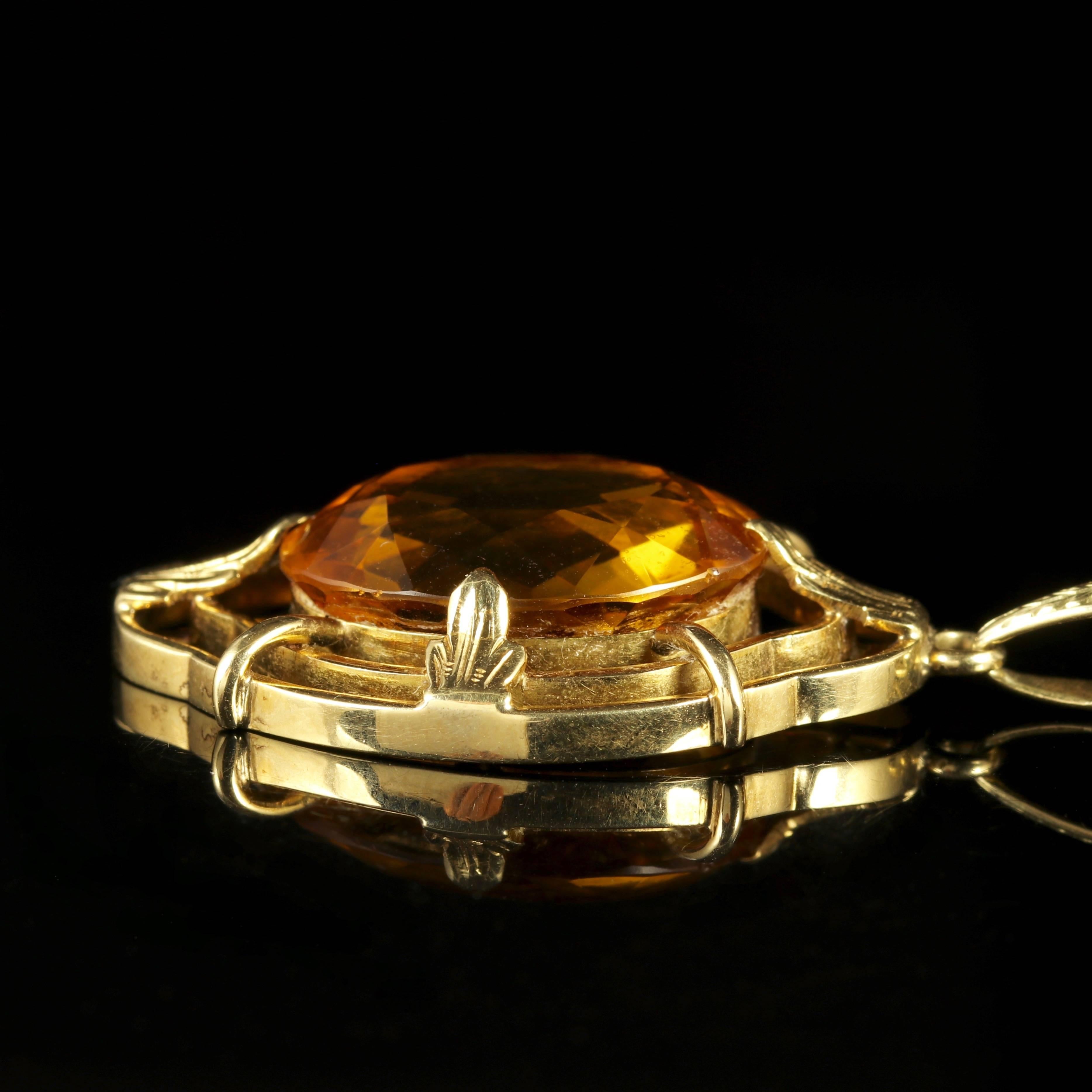 Vintage Citrine Pendant and Chain 14 Carat Gold, 1950 In Excellent Condition In Lancaster, Lancashire