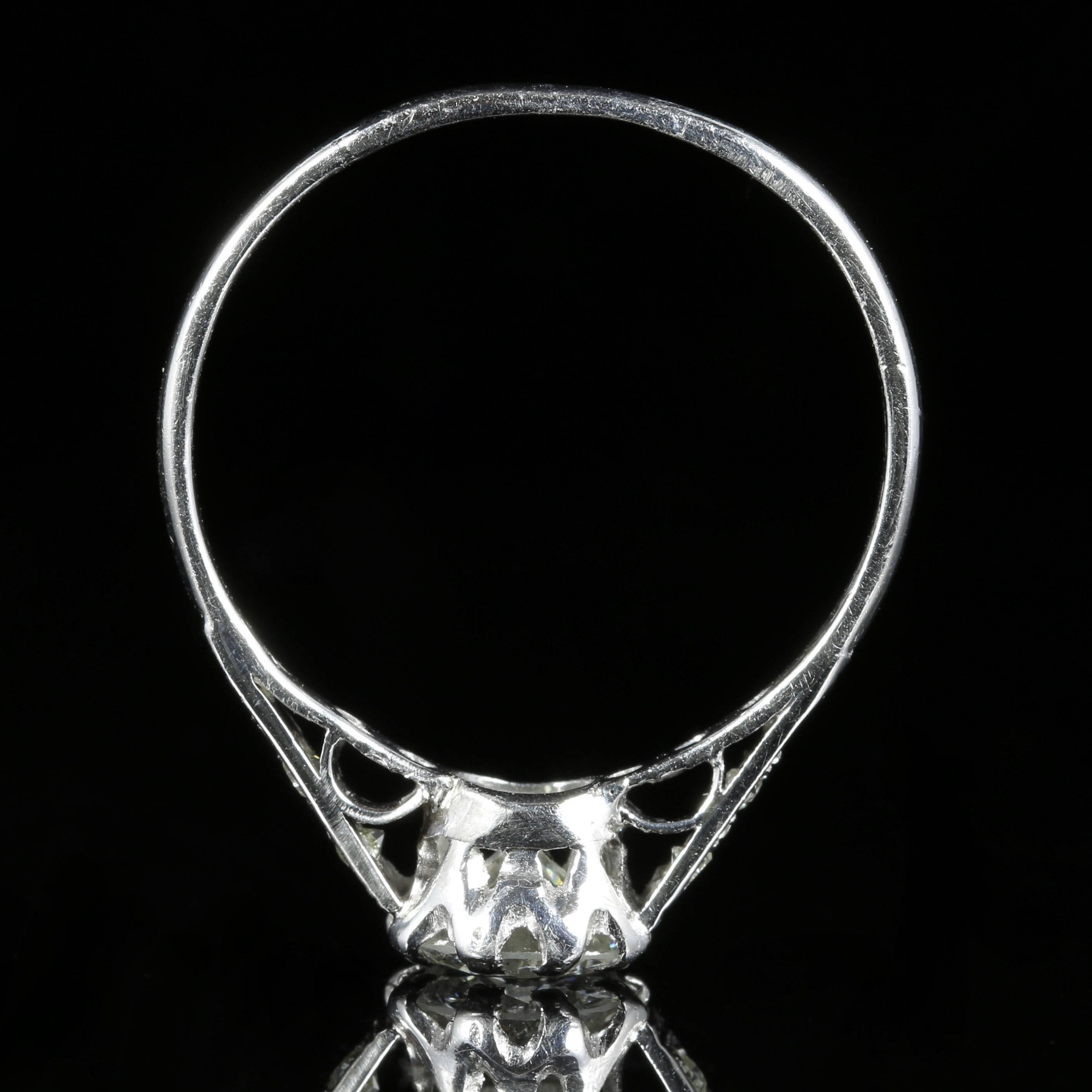 Antique Edwardian Diamond Solitaire circa 1910 Platinum Engagement Ring For Sale 2