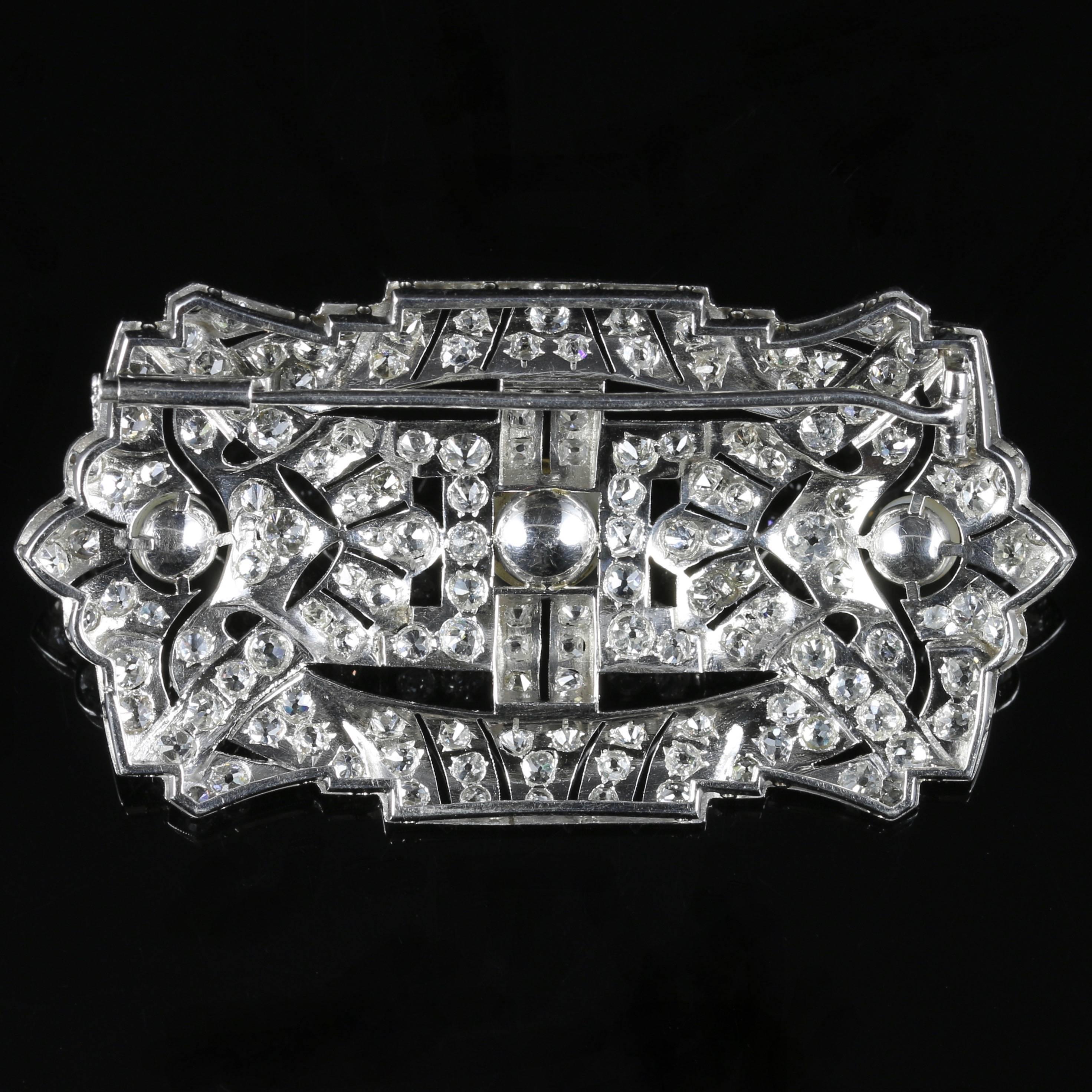 Antique Art Deco Diamond Pearl 18 Carat White Gold 11 Carat of Diamonds Brooch For Sale 3