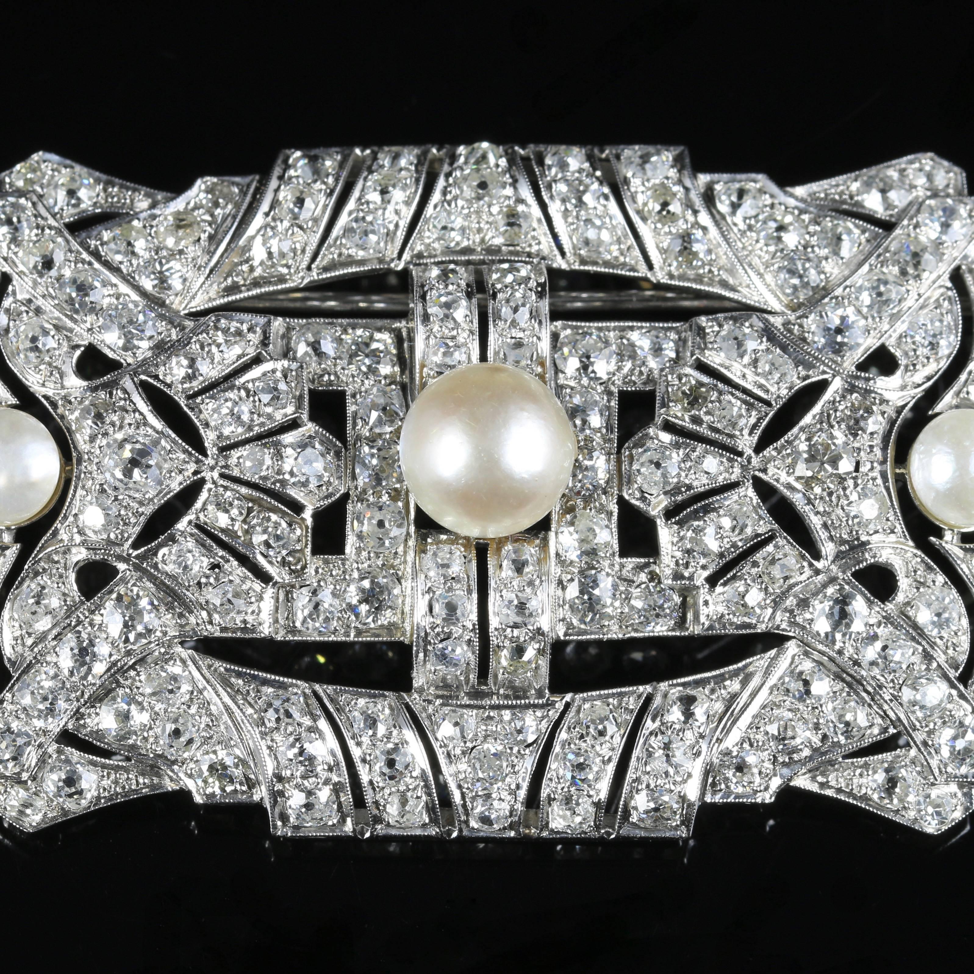 Antique Art Deco Diamond Pearl 18 Carat White Gold 11 Carat of Diamonds Brooch In Excellent Condition For Sale In Lancaster, Lancashire