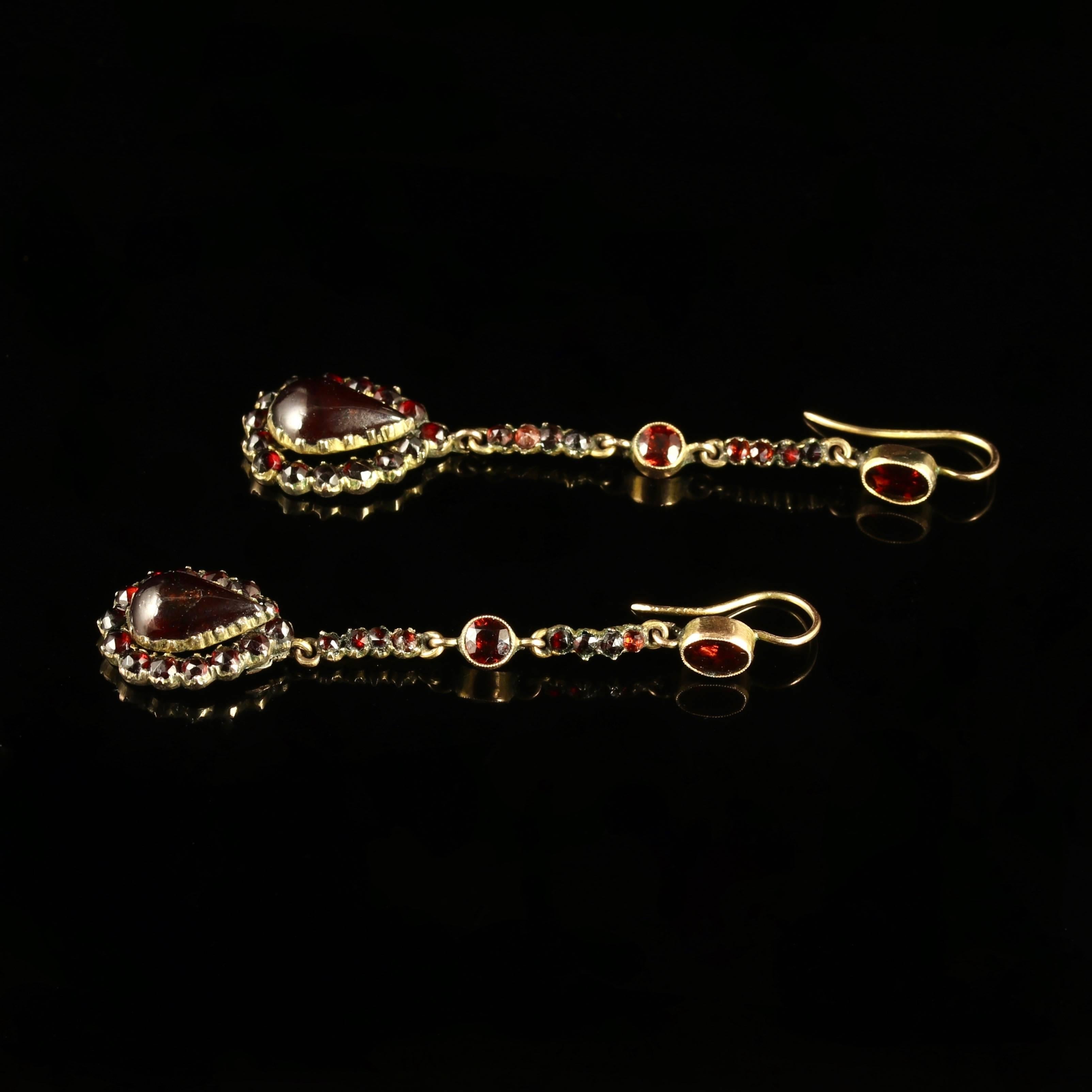 Antique Victorian Garnet Gold Long Earrings, circa 1900 2