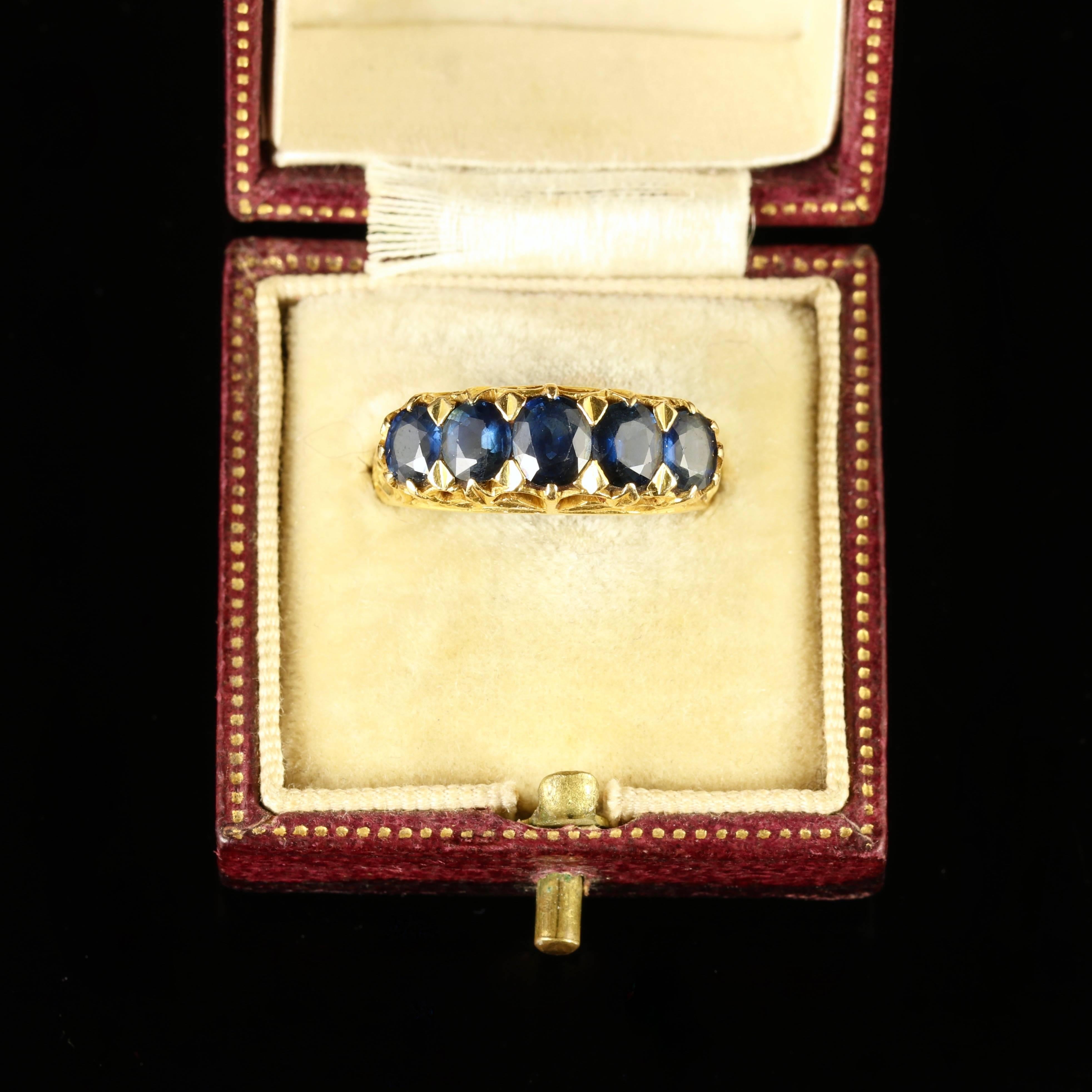 Antique Victorian Sapphire Gold Ring 18 Carat, circa 1900 2