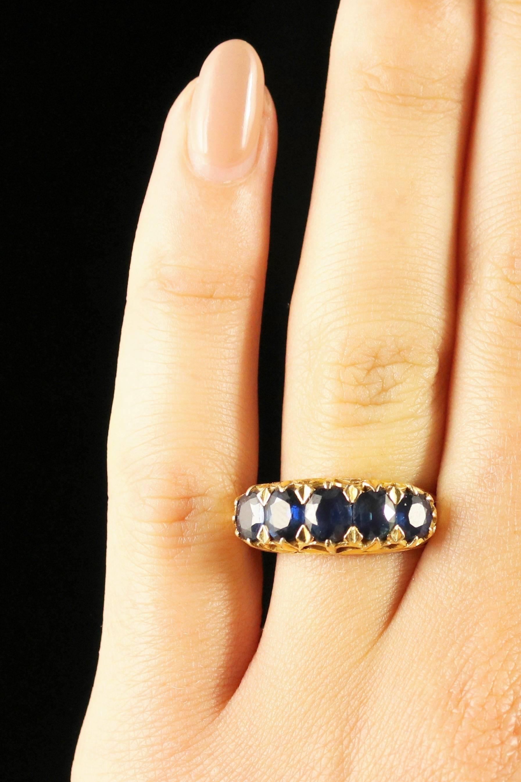 Antique Victorian Sapphire Gold Ring 18 Carat, circa 1900 3