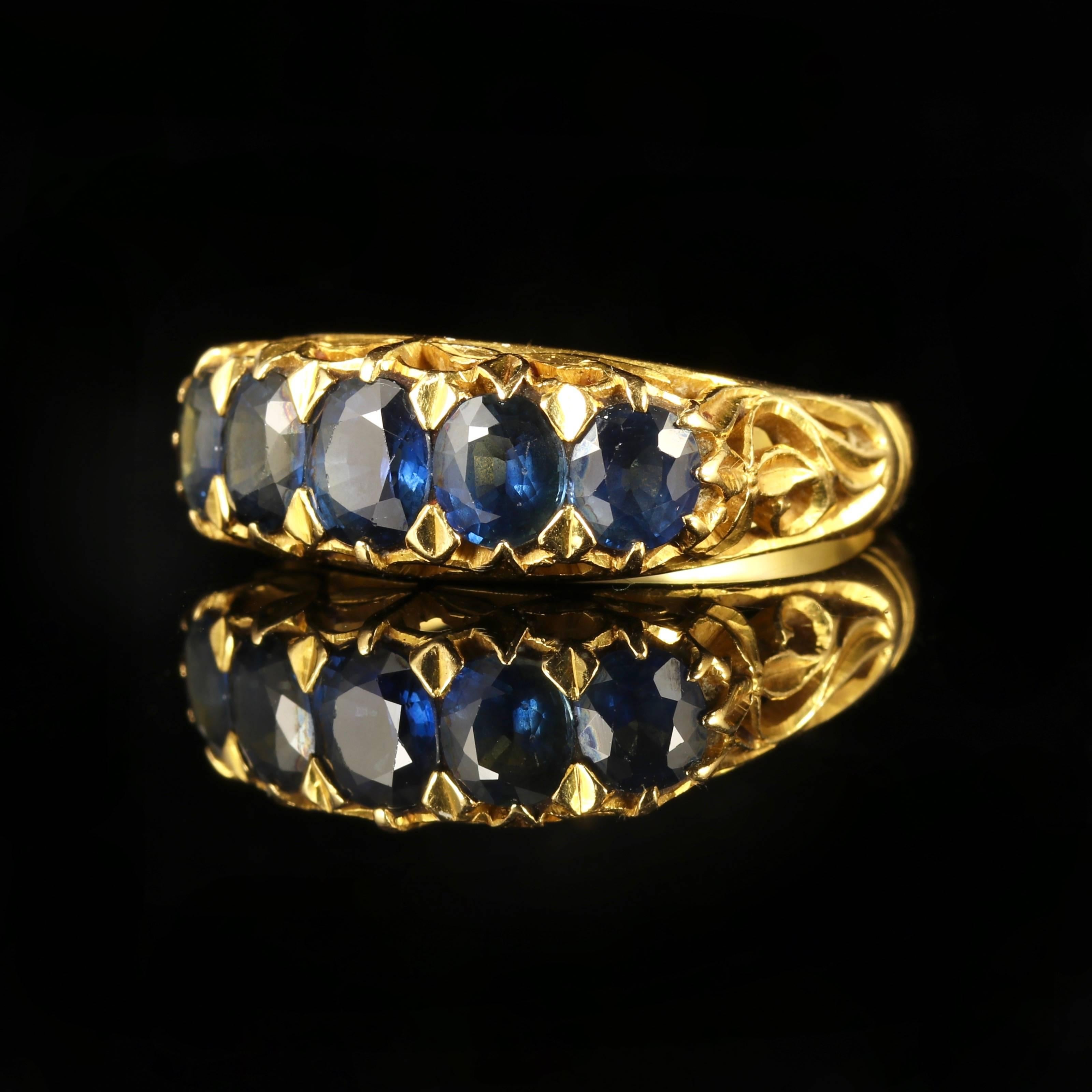 Women's Antique Victorian Sapphire Gold Ring 18 Carat, circa 1900