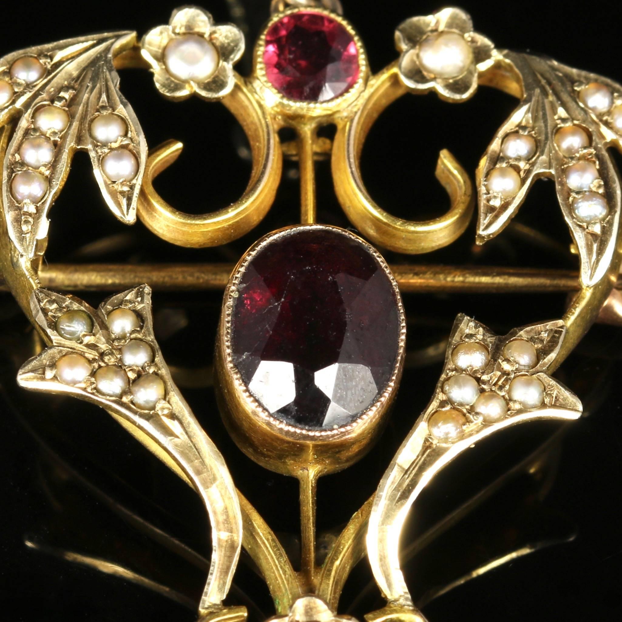 Antique Victorian Almandine Garnet Pearl 15 Carat Gold Pendant Brooch In Excellent Condition For Sale In Lancaster, Lancashire
