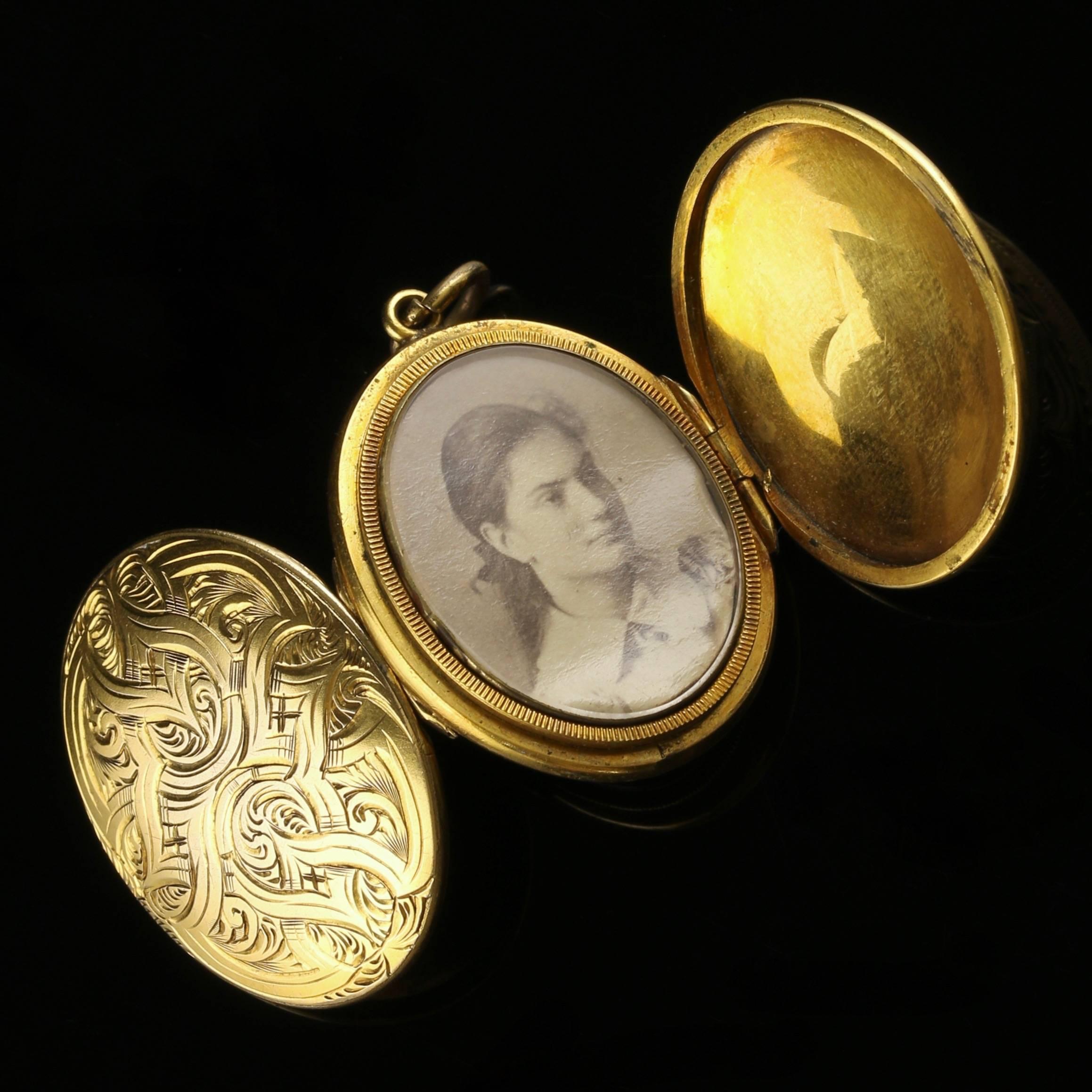 Antique Victorian Gold Family Locket, circa 1900 1