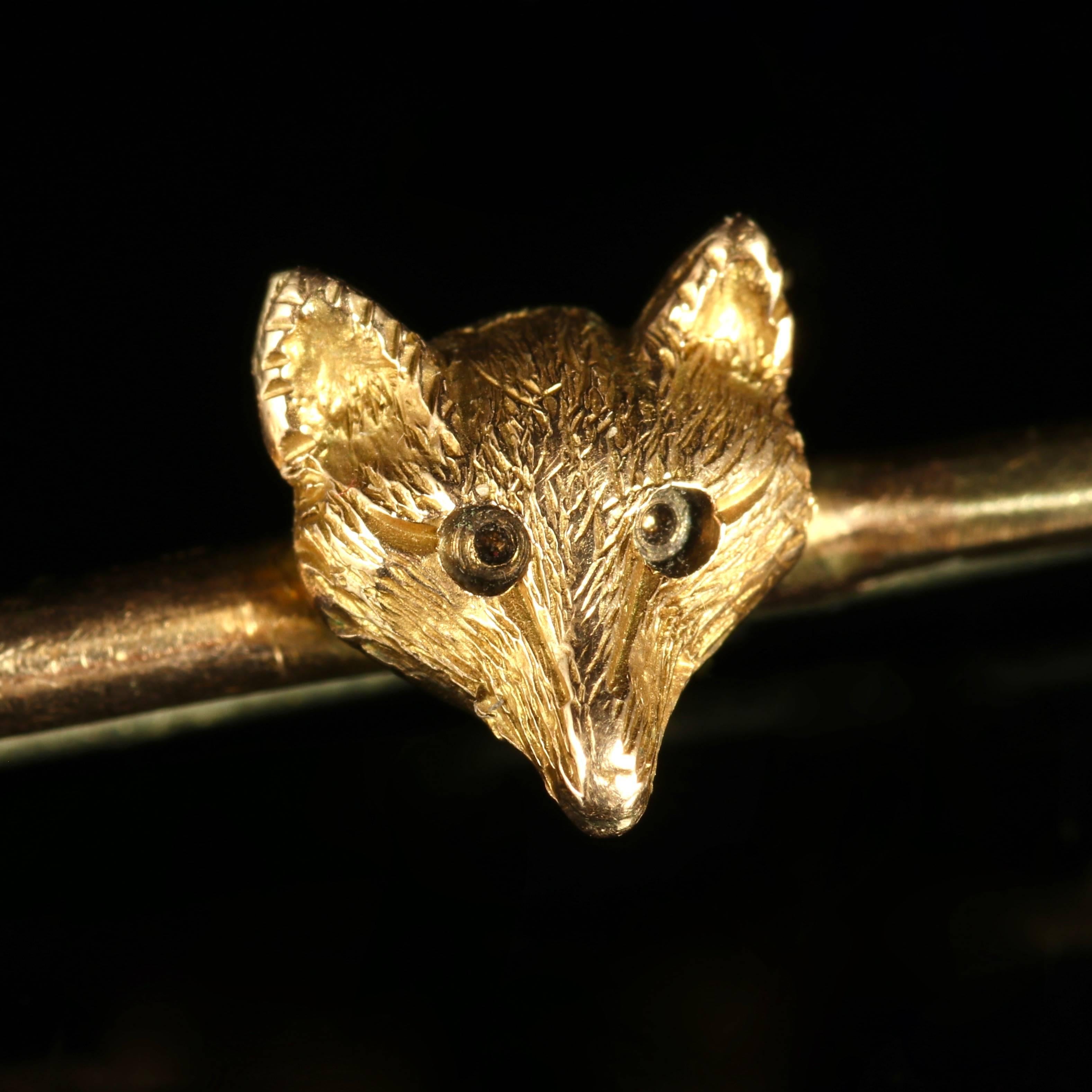 For more details please click continue reading down below..

This lovely 9ct Yellow Gold Victorian Fox brooch/ tie pin is Circa 1900.

Depicting the hunting sport of Foxes.

The brooch displays beautiful all round workmanship.

A lovely matt finish