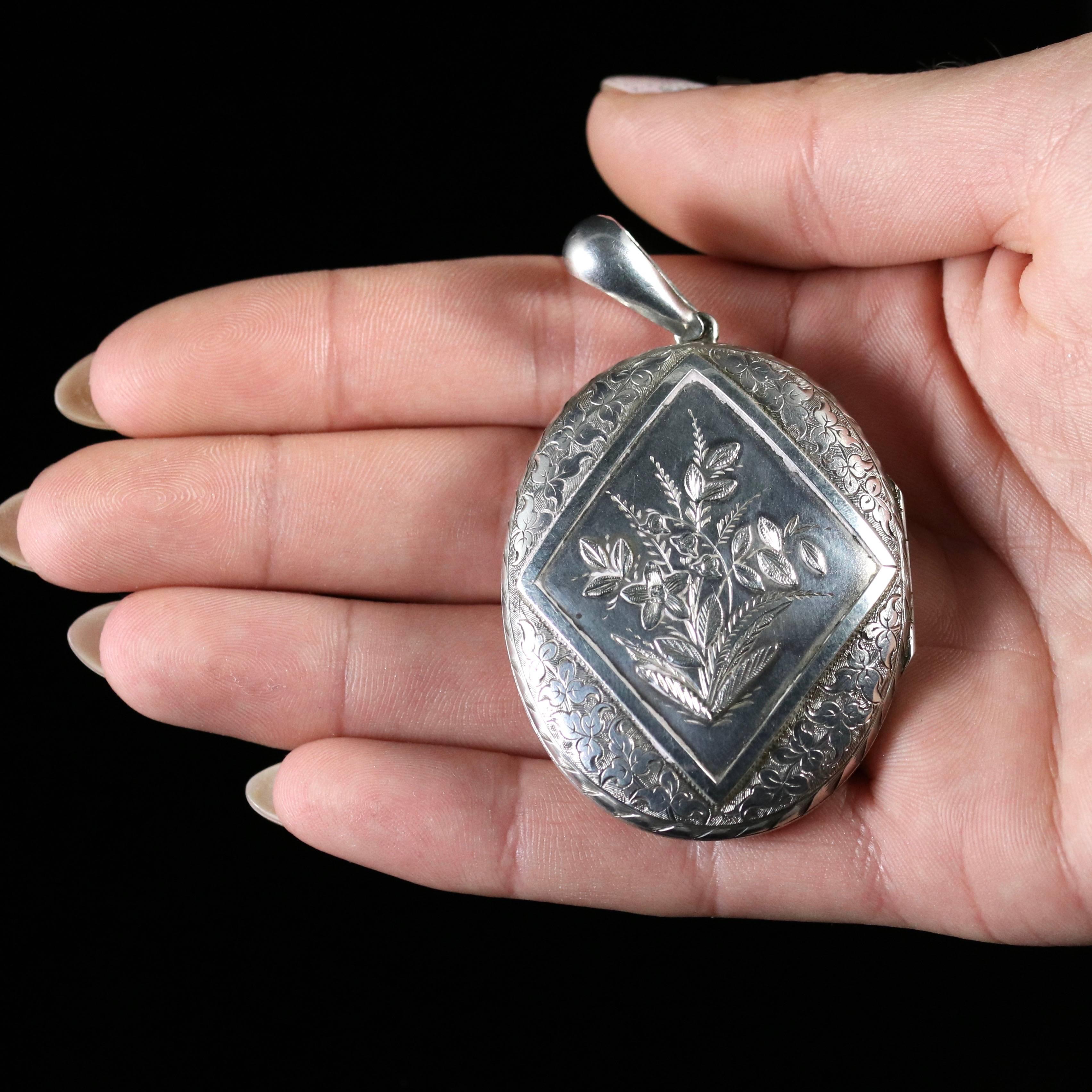 Antique Victorian Large Silver Locket Dated 1880 5
