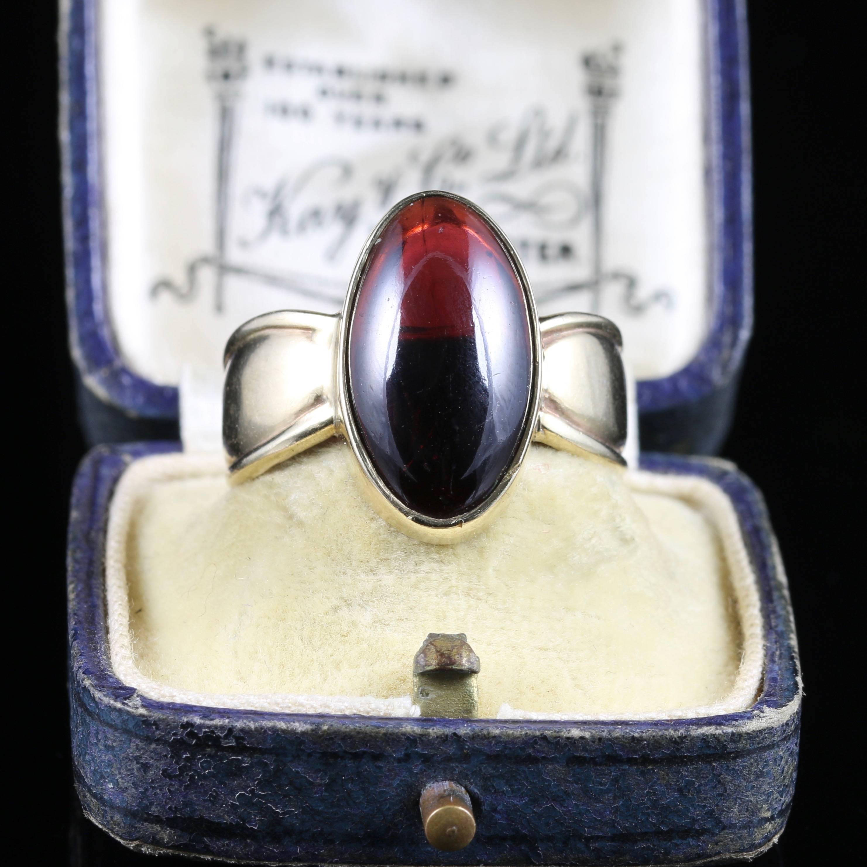 Antique Victorian Cabochon Garnet Ring, circa 1900 3