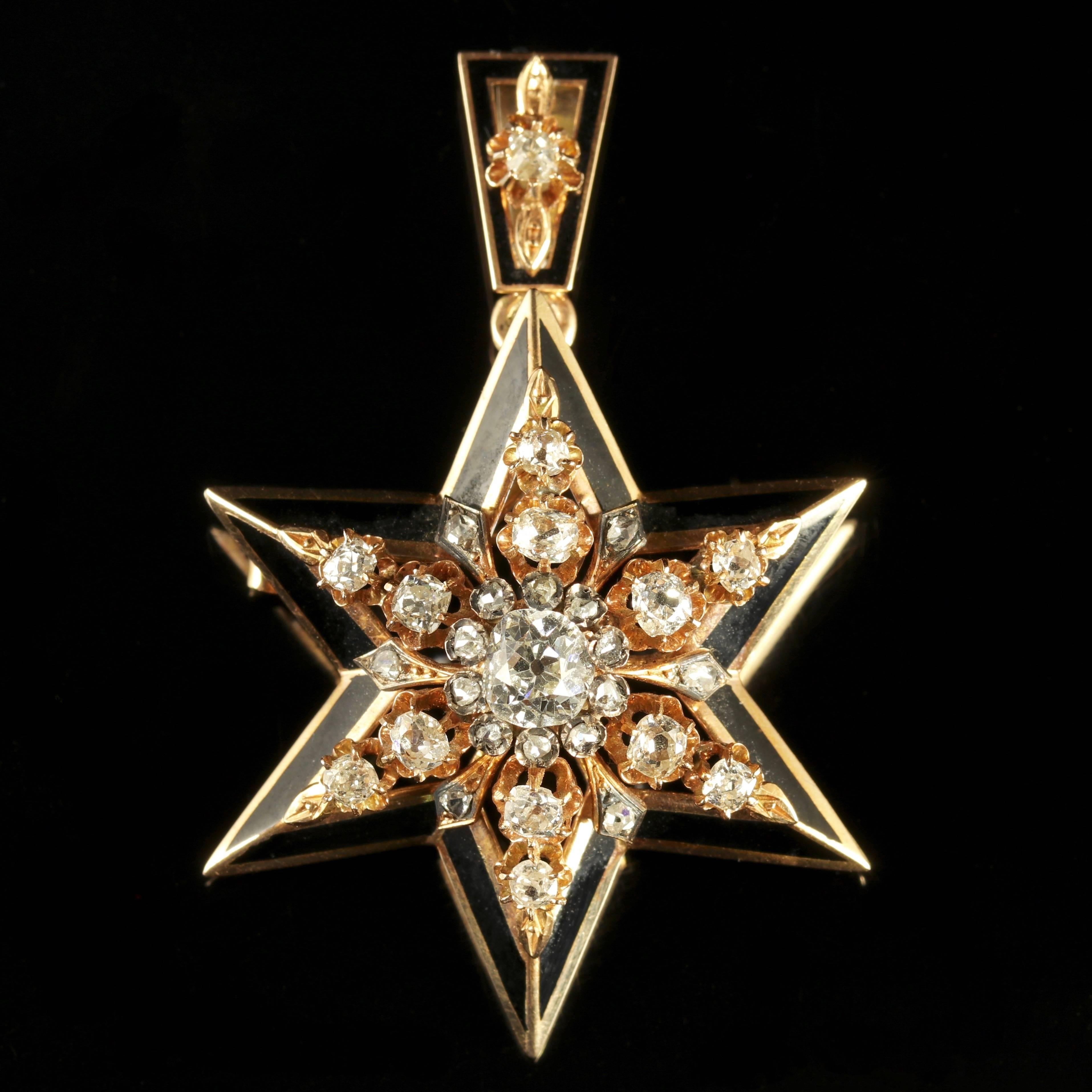 To read more please click continue reading below-

This is outstanding, a beautiful 18ct Gold star pendant brooch that is set with the most breathtakingly beautiful old cut Diamonds and complete with it’s original box.

The central old cushion cut