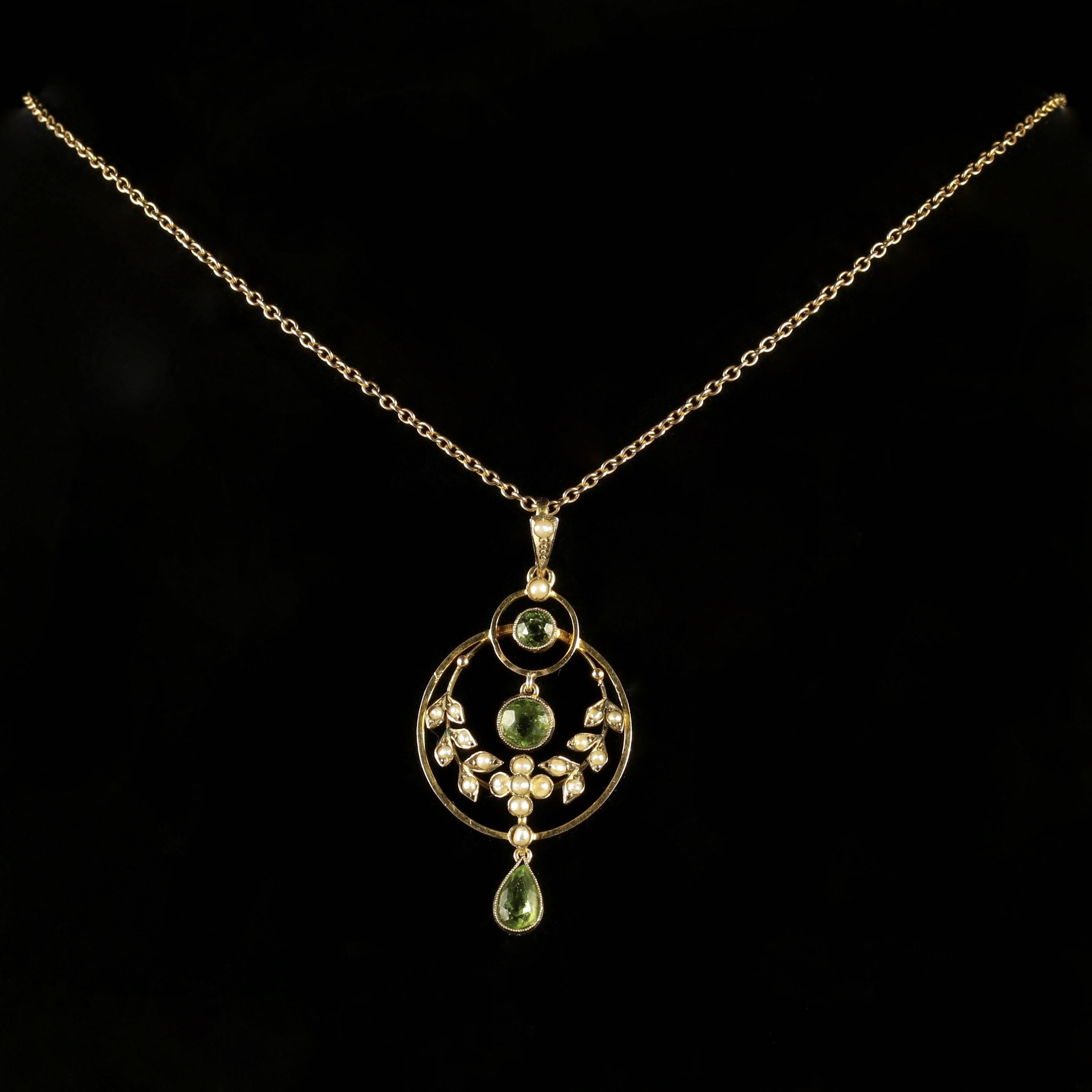 Antique Victorian Peridot Pearl Gold Pendant Necklace, circa 1900 In Excellent Condition In Lancaster, Lancashire