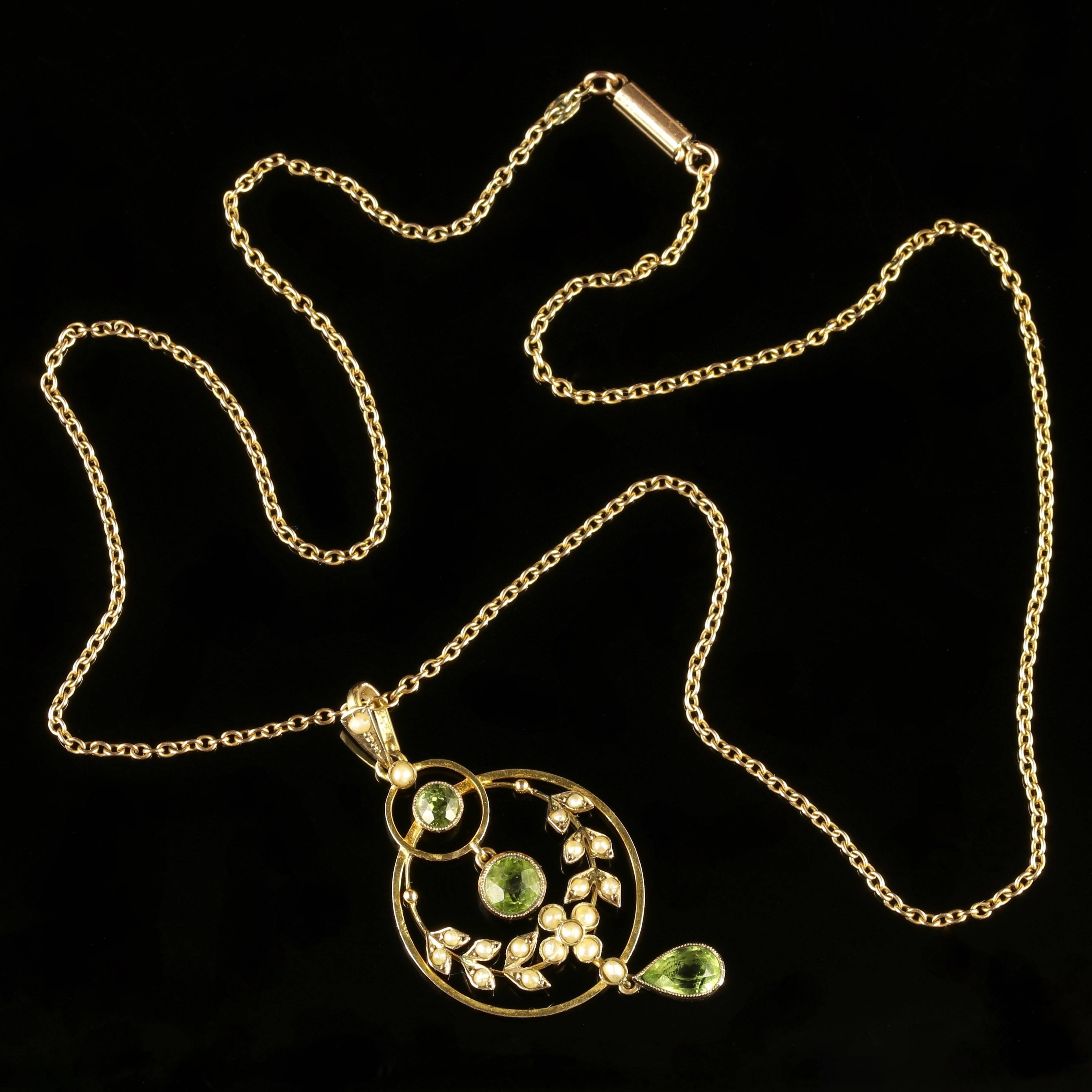 Antique Victorian Peridot Pearl Gold Pendant Necklace, circa 1900 5