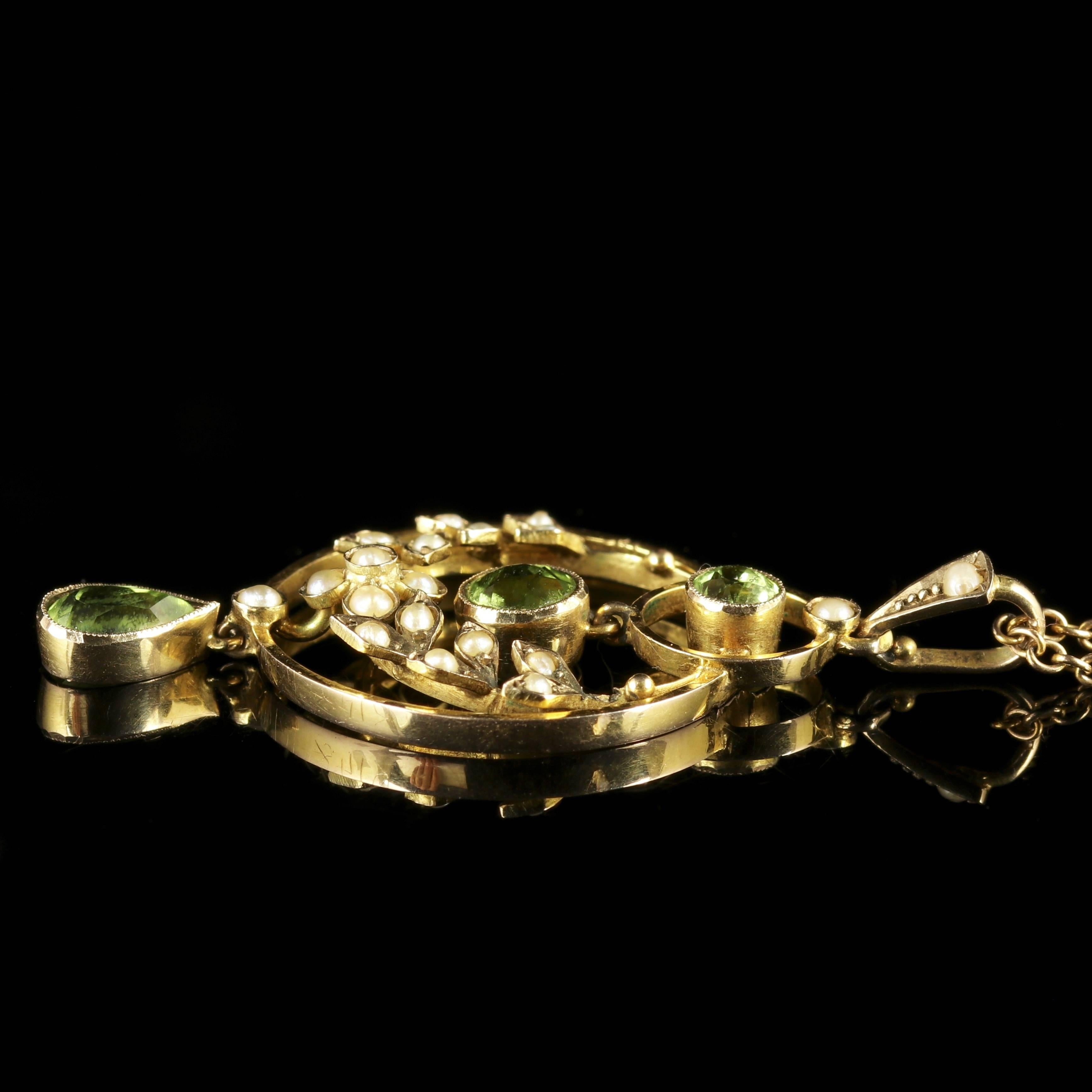 Antique Victorian Peridot Pearl Gold Pendant Necklace, circa 1900 2