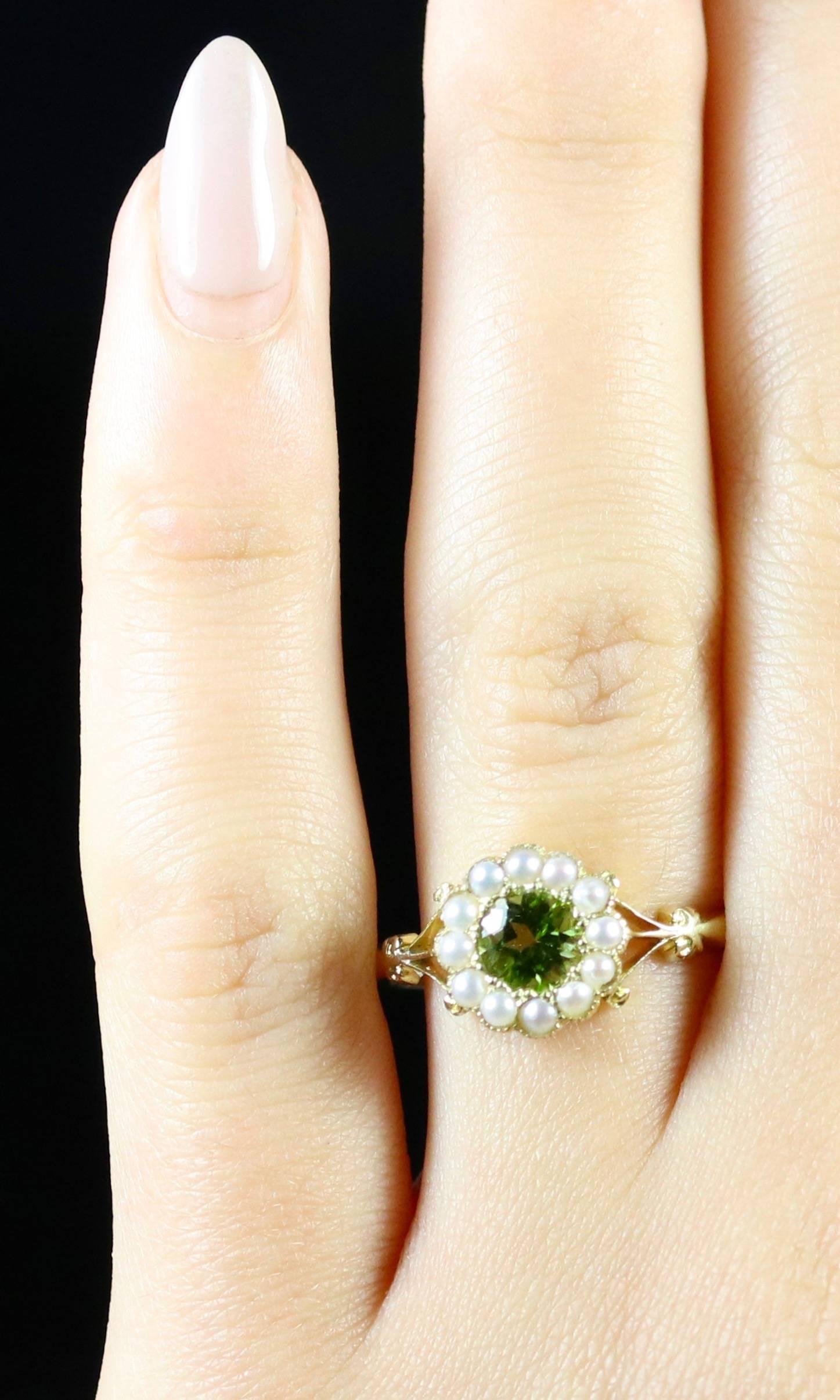 Antique Victorian Peridot and Pearl Ring 18 Carat Gold 1