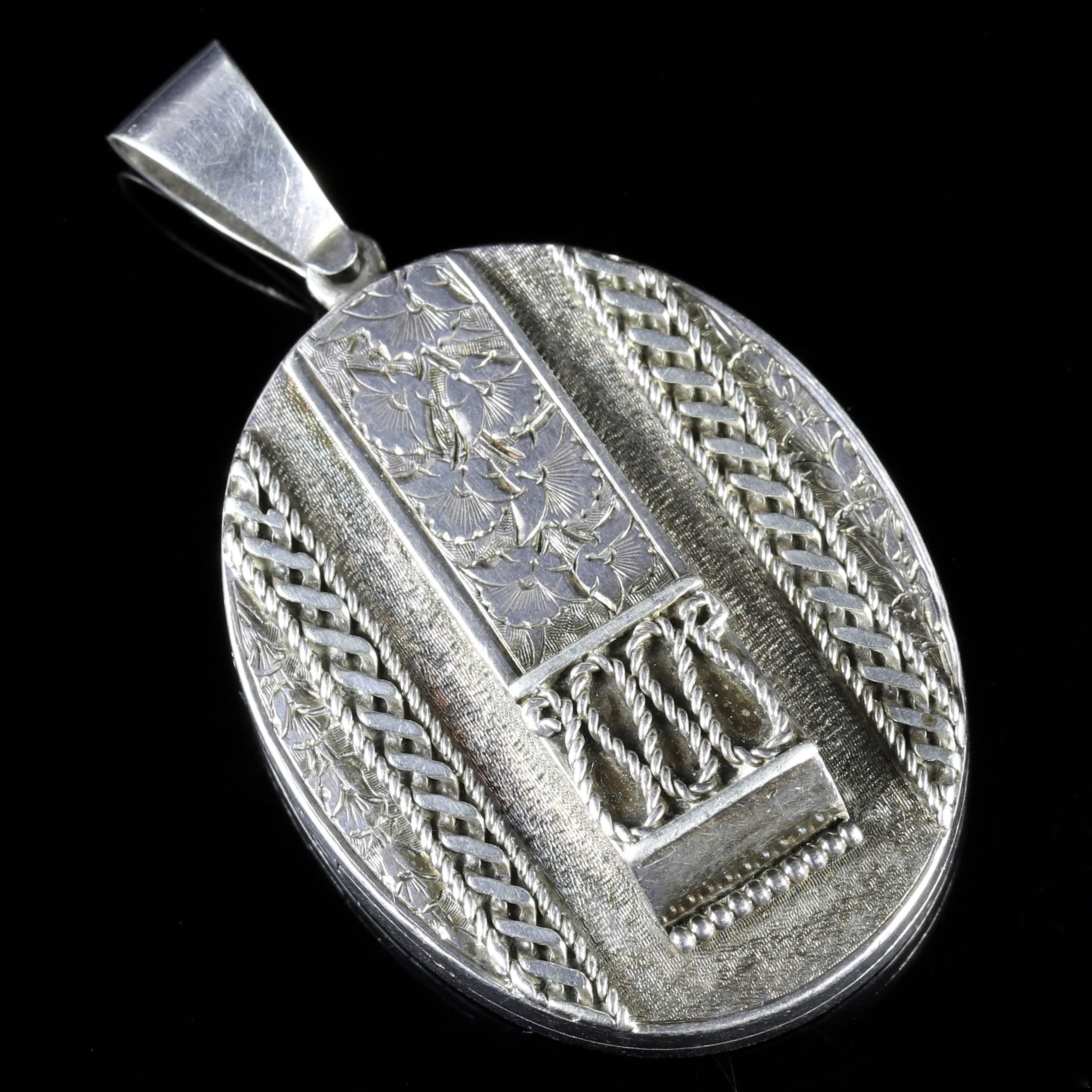 Women's Antique Victorian Silver Locket circa 1900 Engraved Ivy For Sale