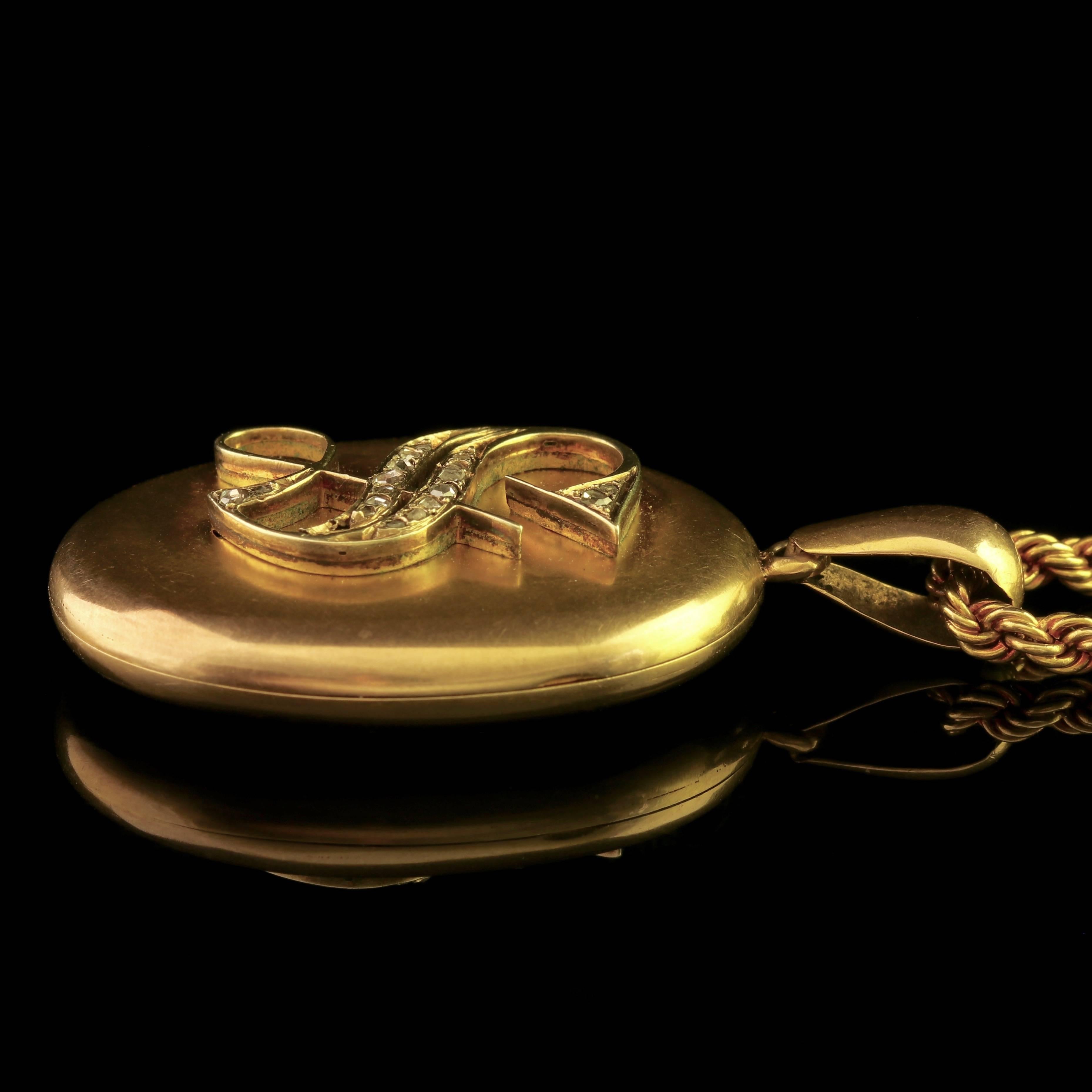 Antique Victorian Diamond Locket and Chain Necklace 18 Carat Gold, circa 1900 2