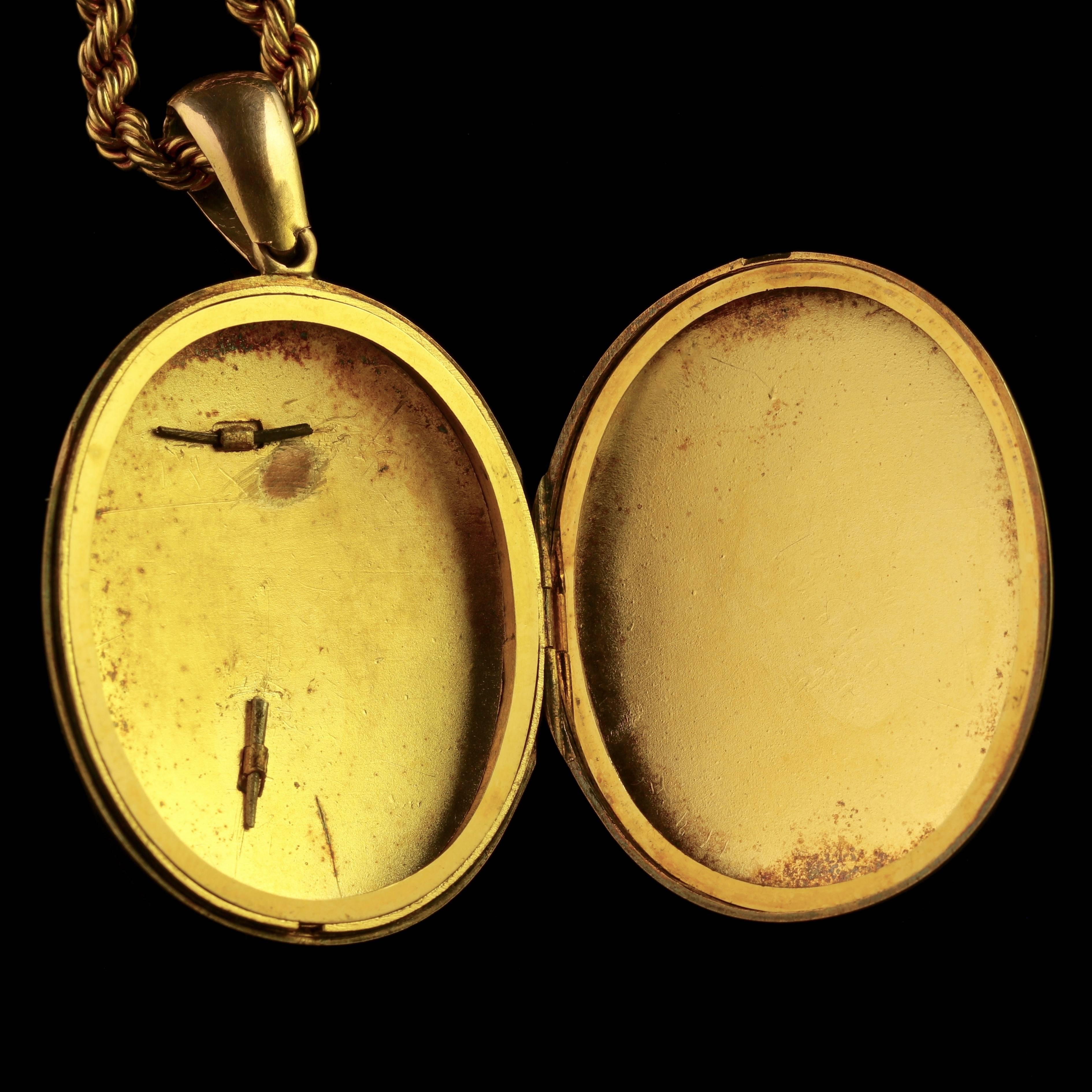 Women's Antique Victorian Diamond Locket and Chain Necklace 18 Carat Gold, circa 1900