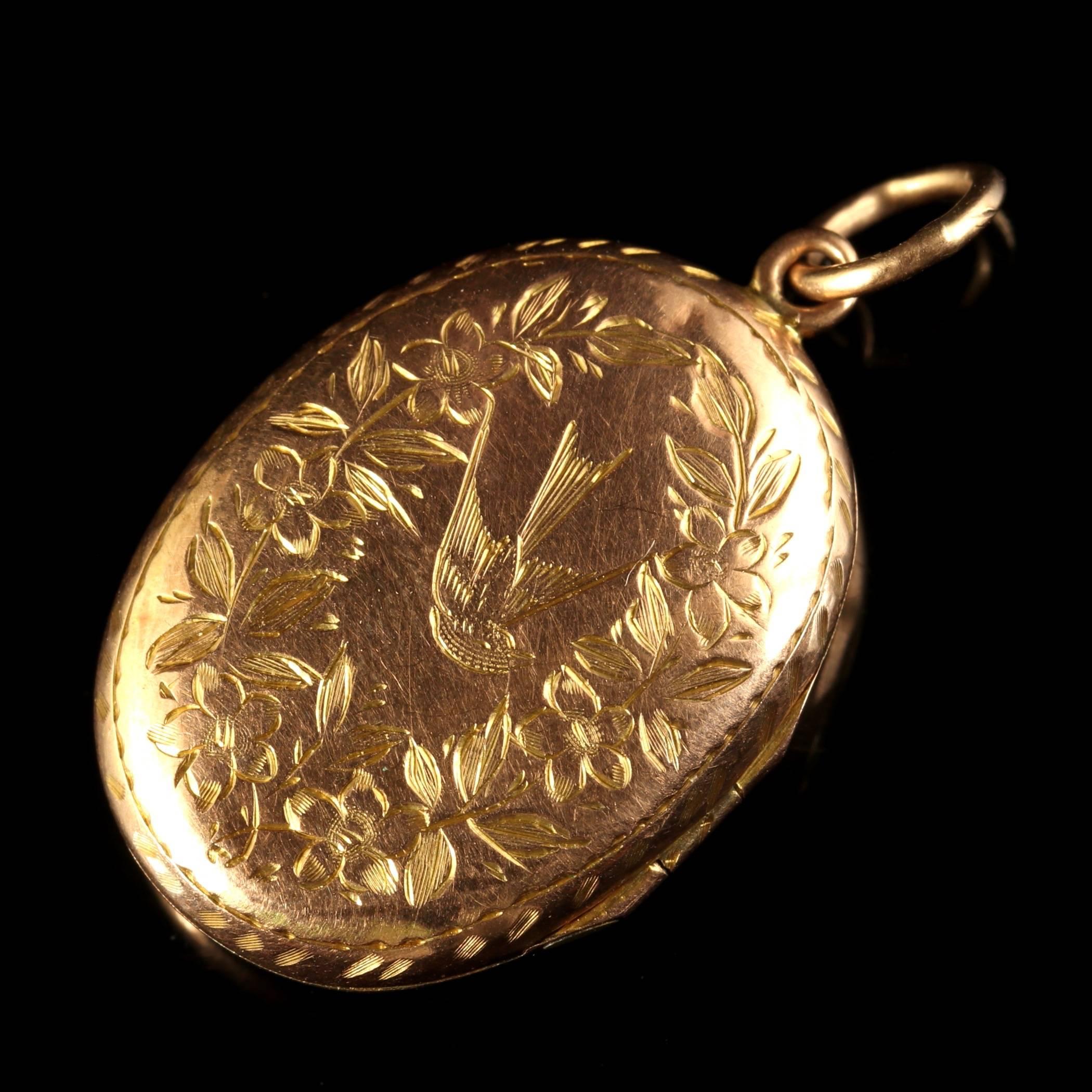 This fabulous antique 9ct Rose Gold locket is genuine Edwardian dated Chester 1911.

The front of the locket is beautifully engraved with birds on the front displaying beautiful Edwardian workmanship. 

All set in 9ct Rose Gold and complete with