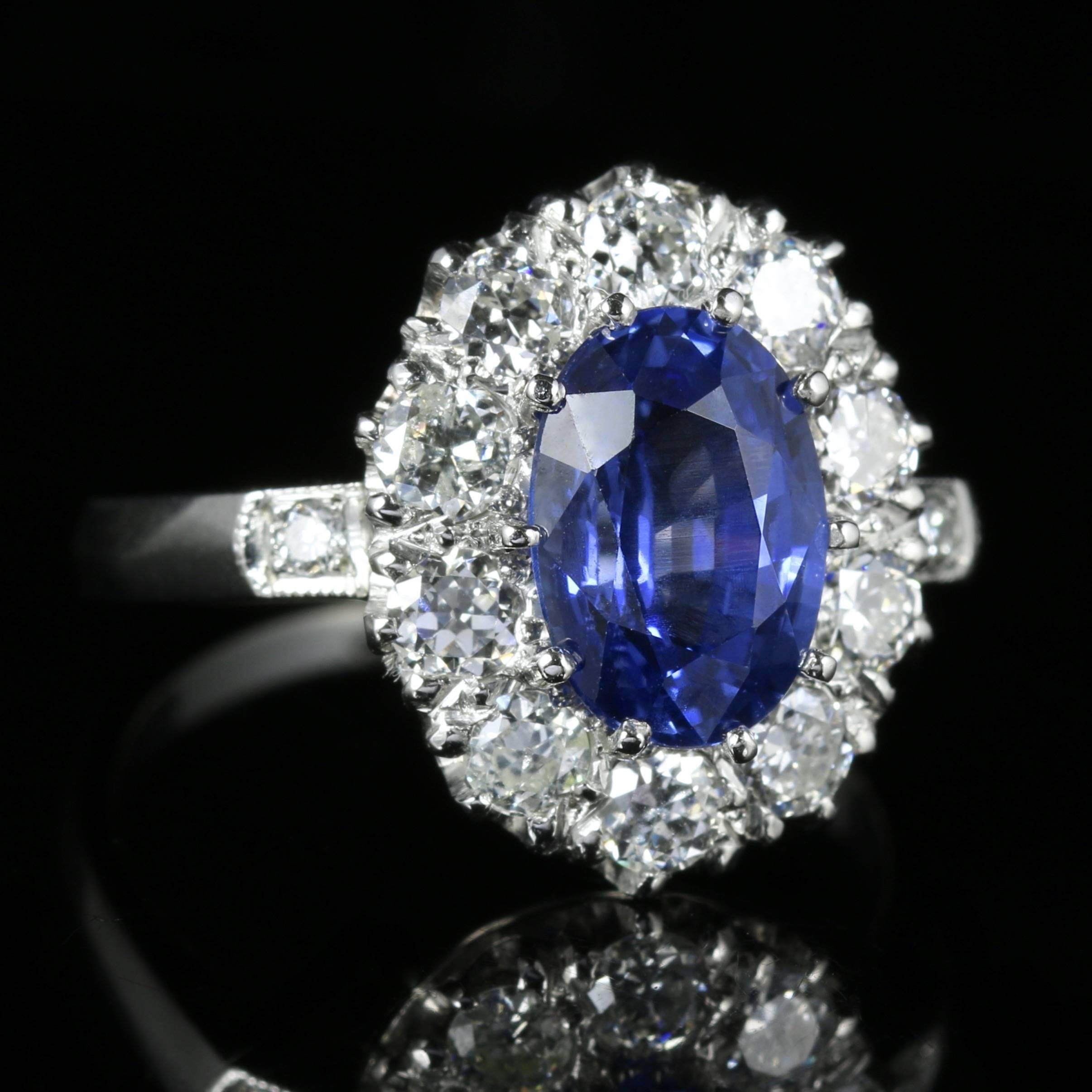 Modern Antique Edwardian Natural Sapphire Diamond Ring Platinum Circa 1910 For Sale