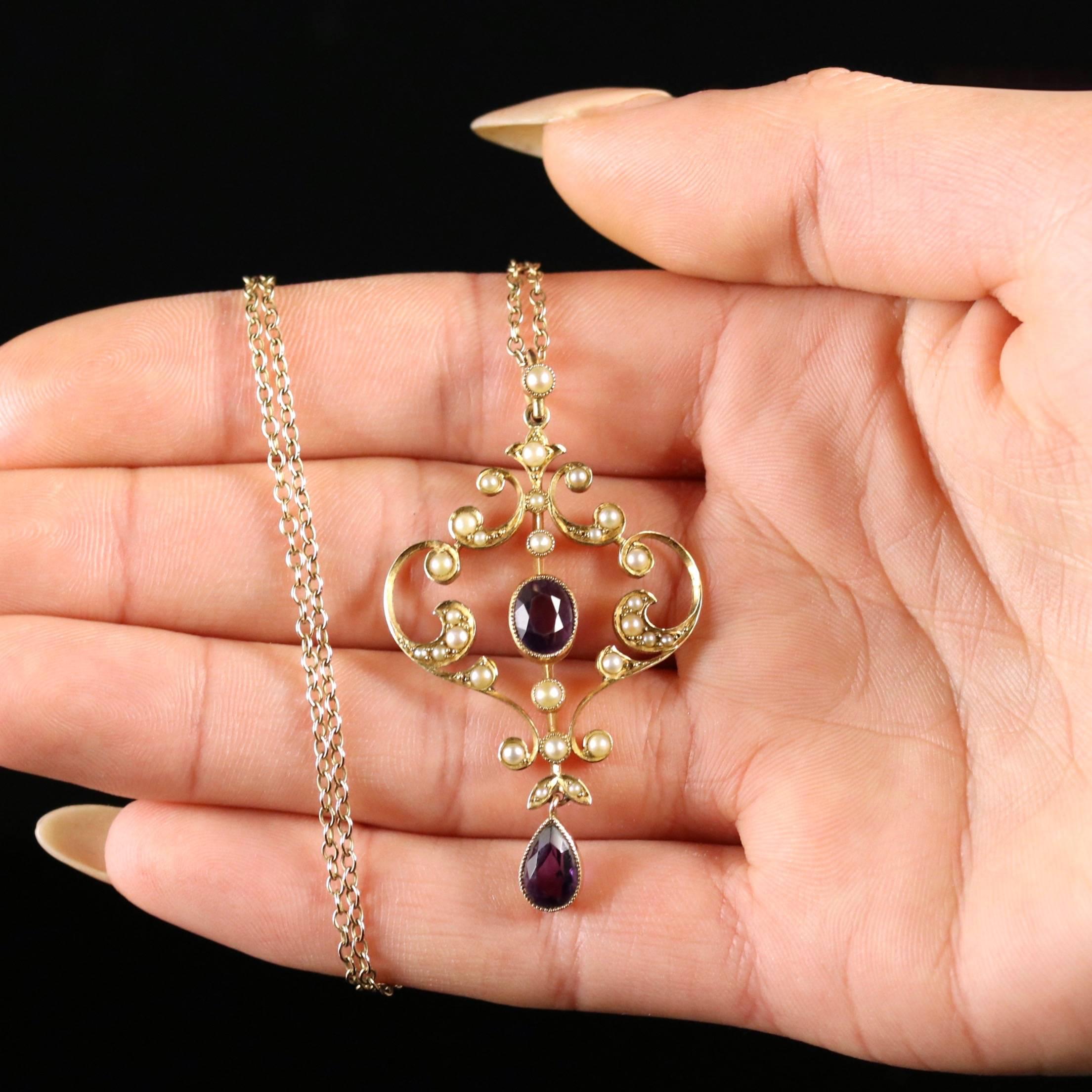 Antique Victorian Amethyst Pendant and Chain 15 Carat Gold For Sale 1