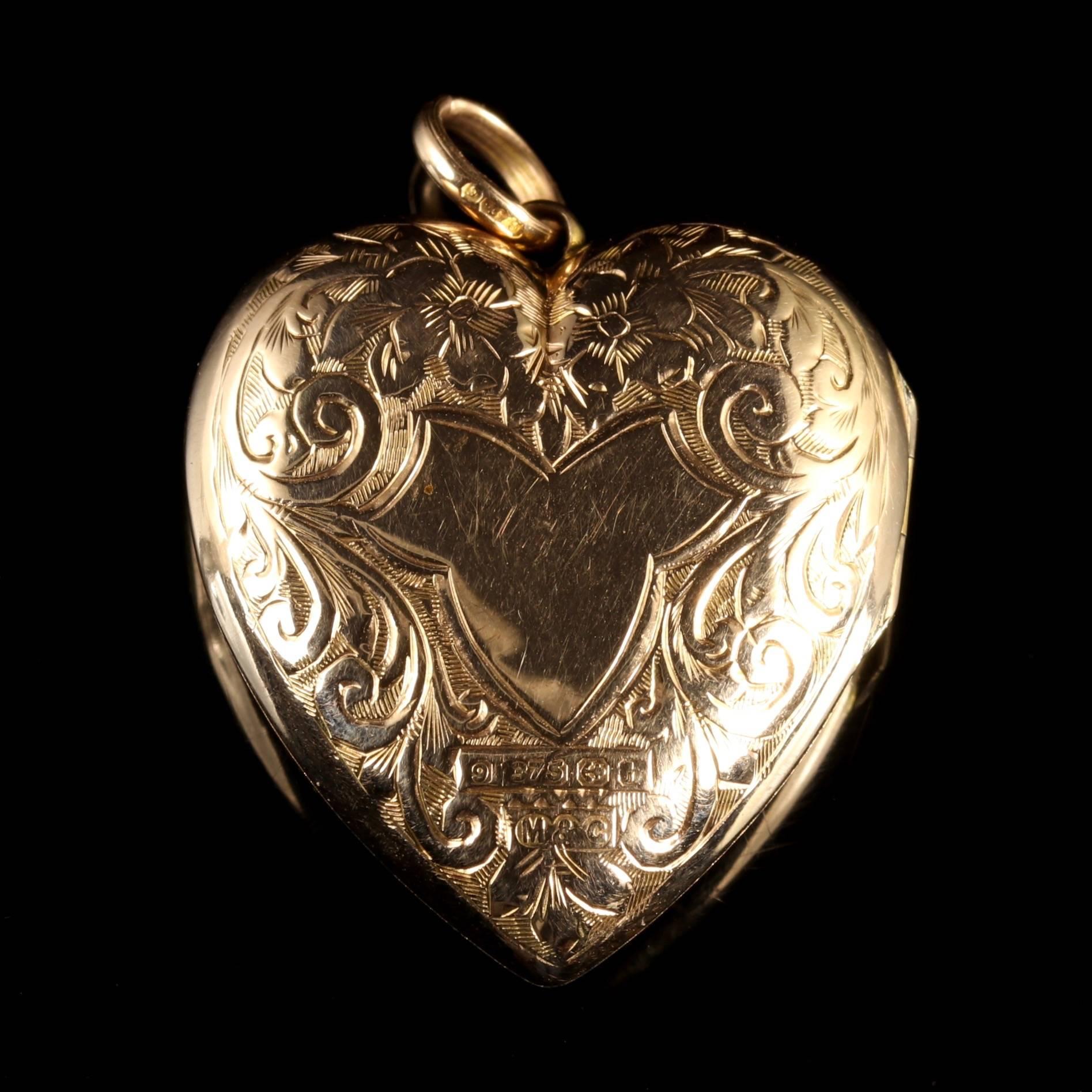 Women's or Men's Antique Victorian Gold Heart Pendant Locket Forget Me Not, circa 1900