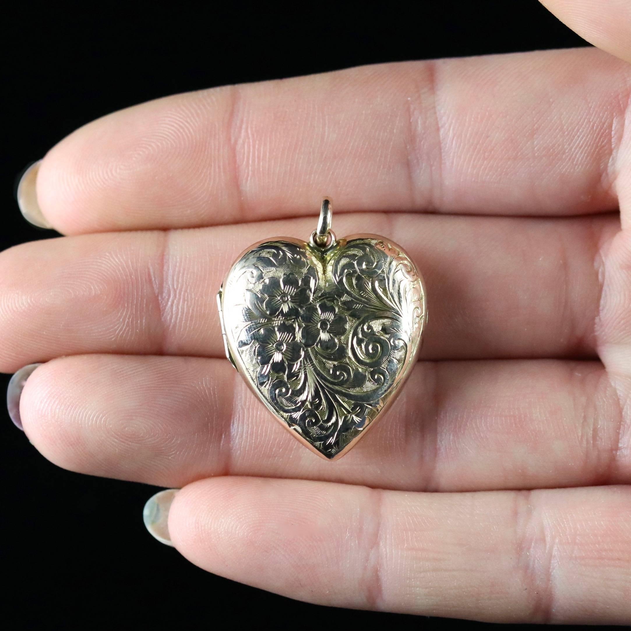 Antique Victorian Gold Heart Pendant Locket Forget Me Not, circa 1900 5