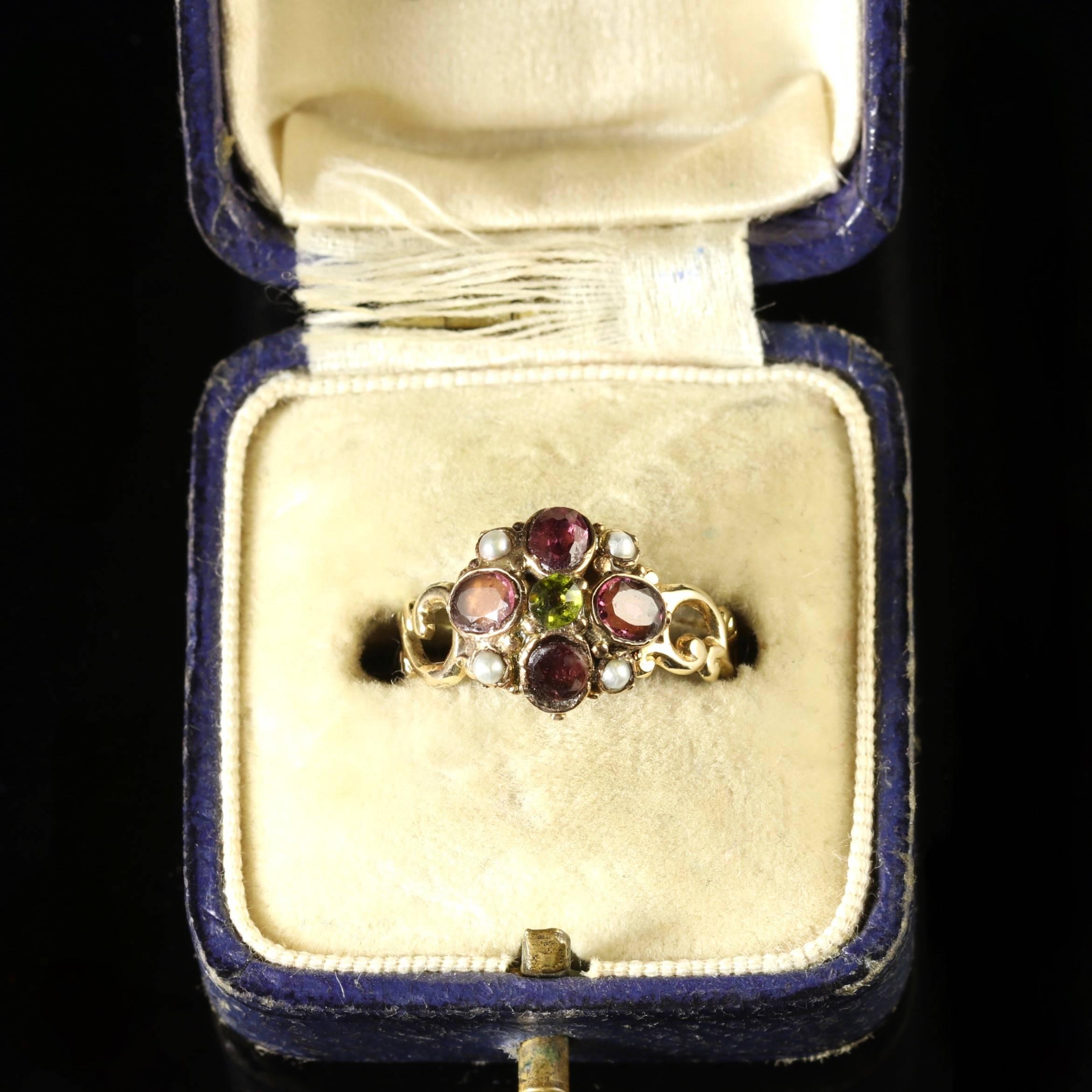 Antique Georgian Suffragette 18 Carat Ring Garnet Peridot Pearl, circa 1800 2
