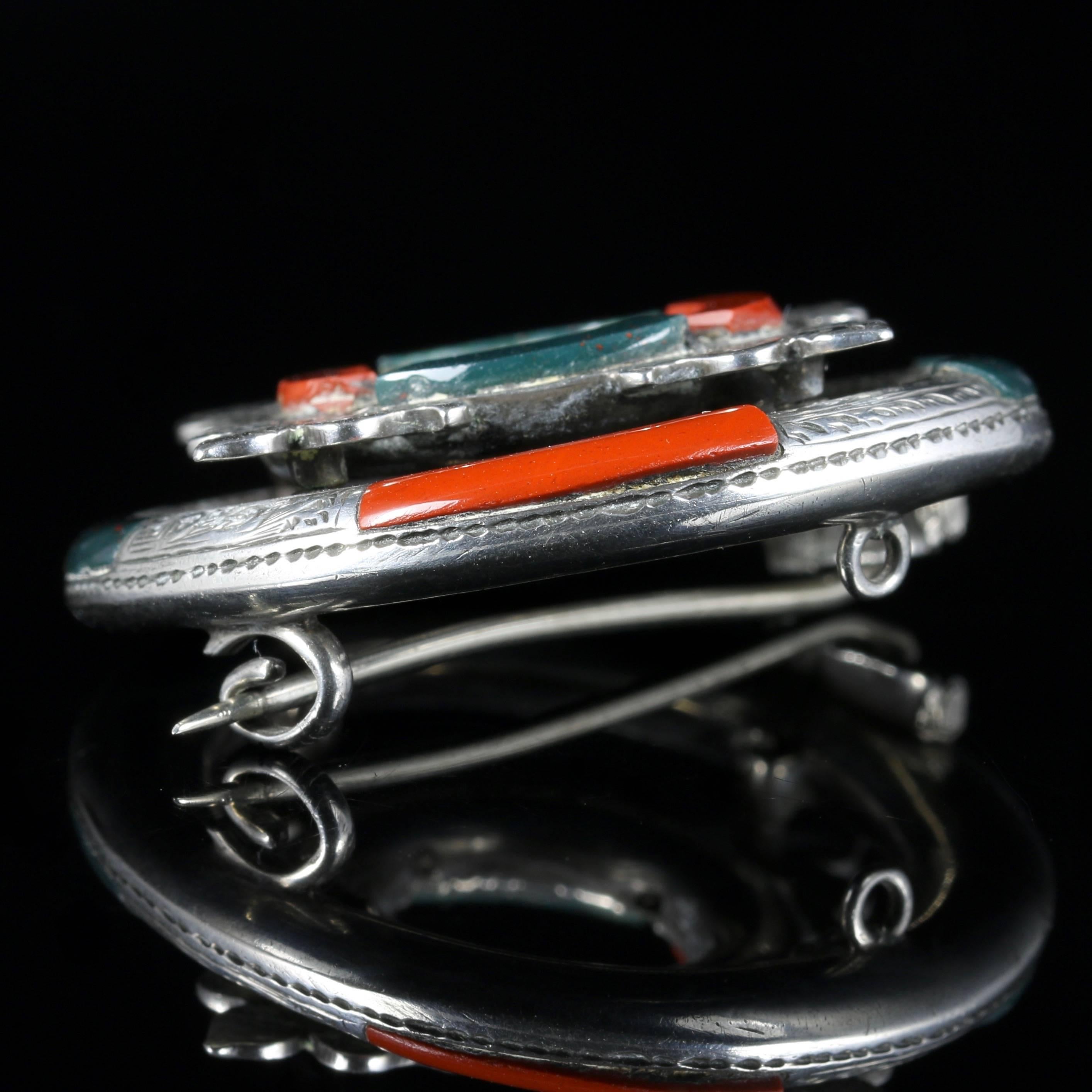 Women's Victorian Scottish Agate Brooch Beautiful Detail, circa 1900 For Sale