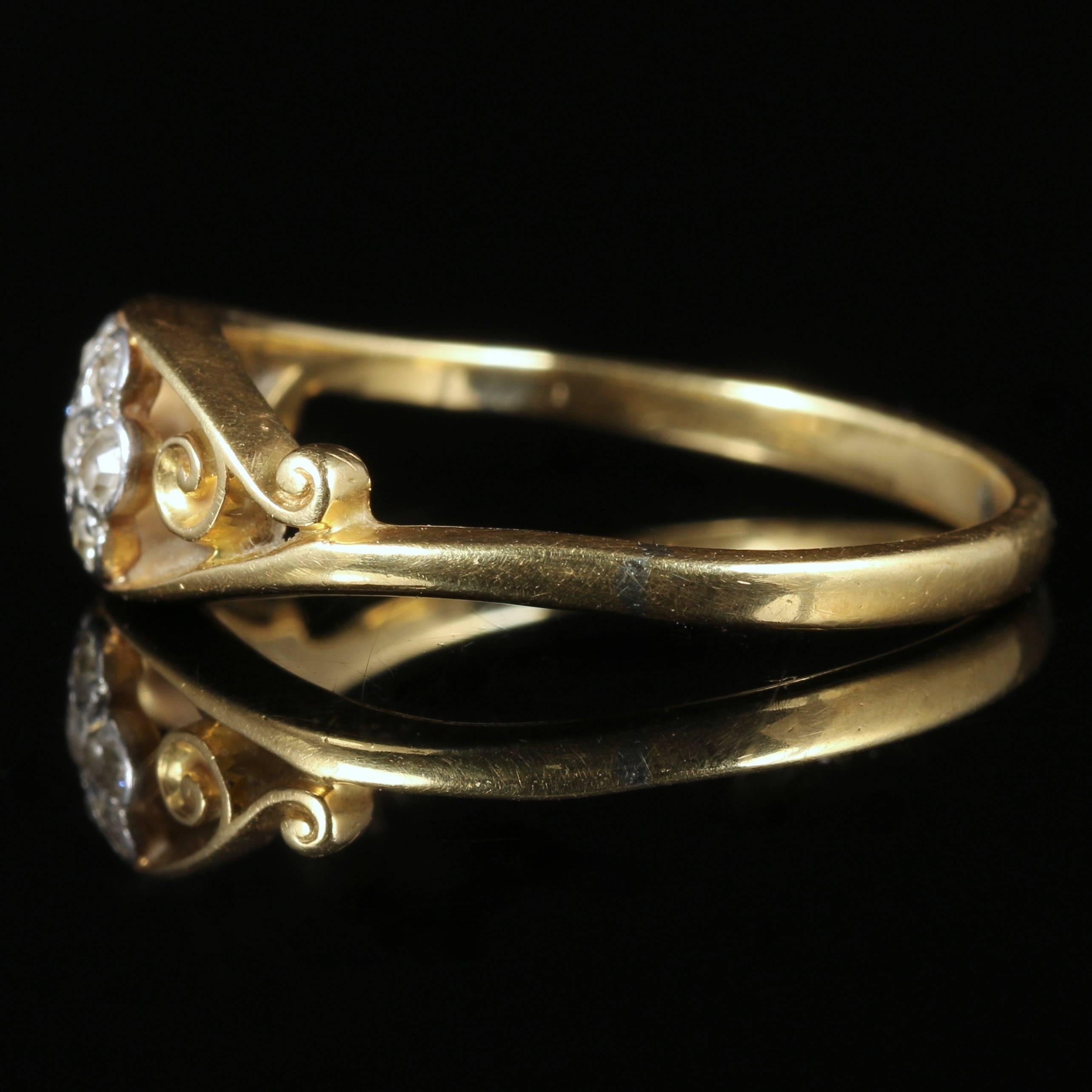 Antique Edwardian Diamond Cluster Ring 18 Carat Gold, circa 1915 1
