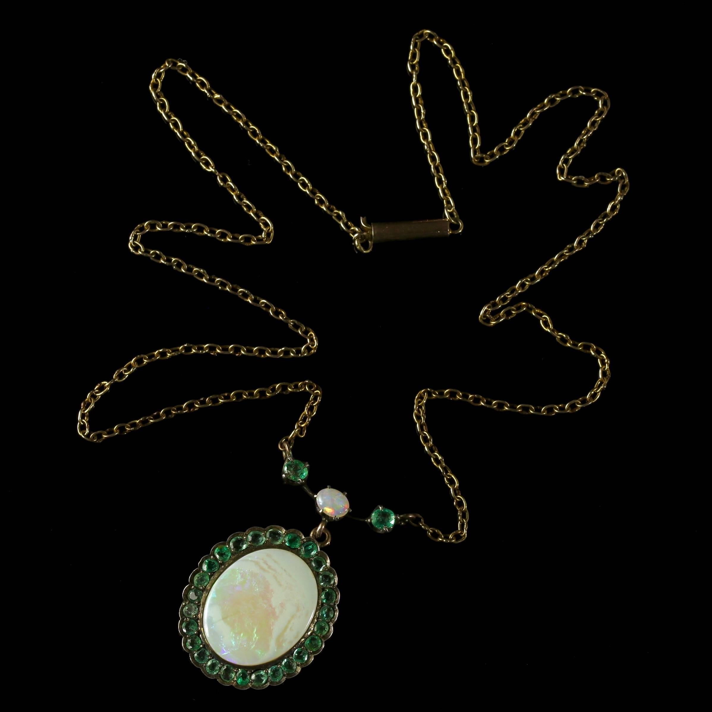 Antique Victorian Opal Emerald 9 Carat Gold Necklace, circa 1900 In Excellent Condition In Lancaster, Lancashire