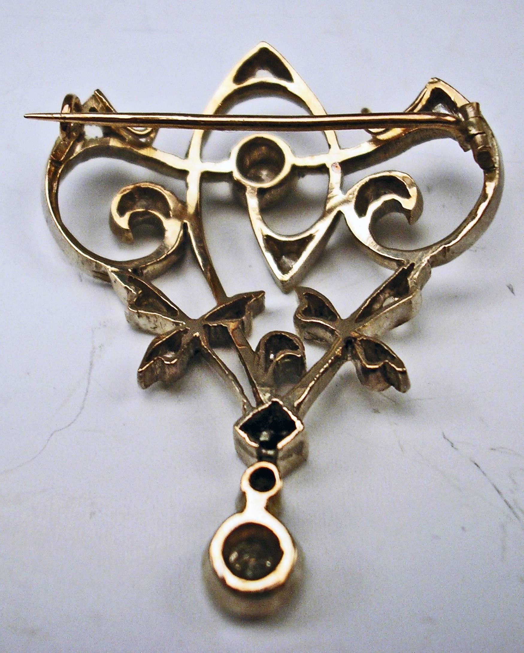 Art Nouveau Diamond Gold Flower Brooch and Pendant  In Excellent Condition For Sale In Vienna, AT