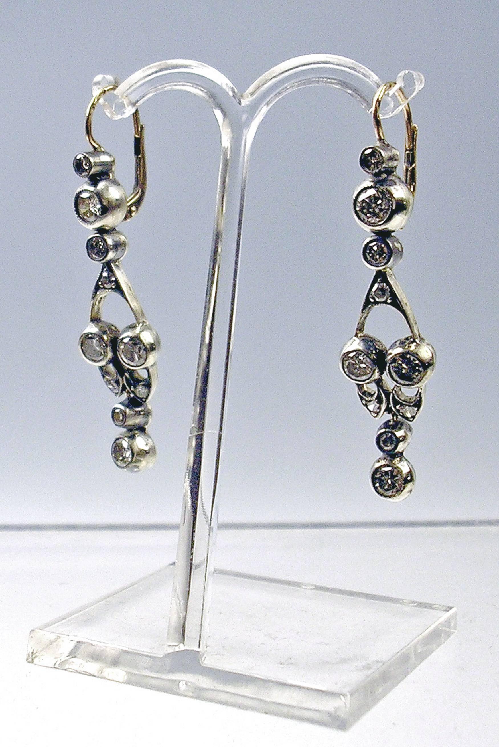 Women's 1900s Art Nouveau Diamonds 1.30 Carats Gold Chandelier Earrings Vienna