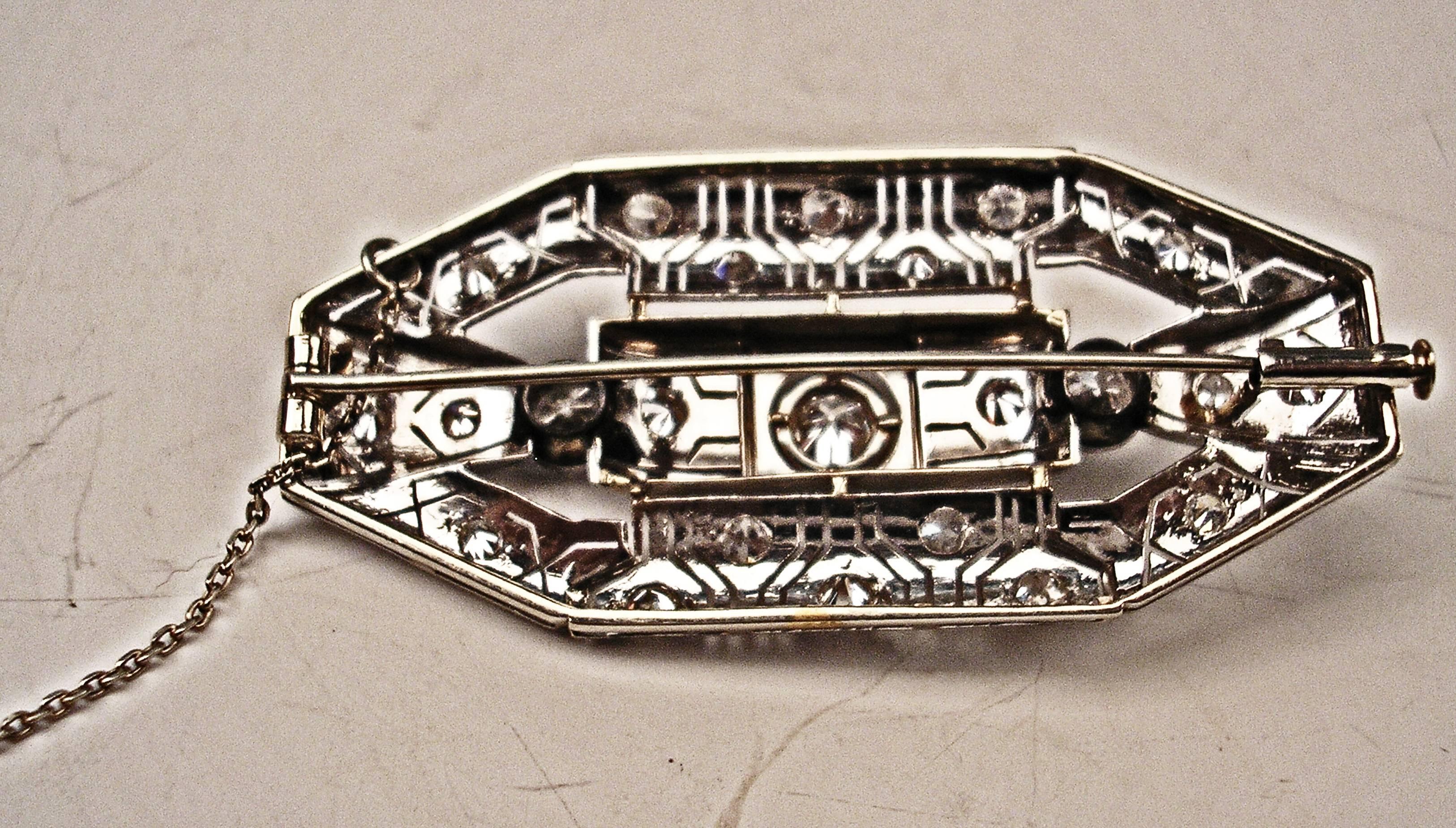 Women's 1920s Art Deco 2.10 Carat Diamond Platinum Vienna Brooch PLATINUM  / 950 ct.