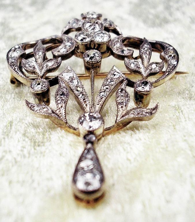 Women's Austrian Art Nouveau Diamonds 2 Carats Gold Brooch c1900 For Sale