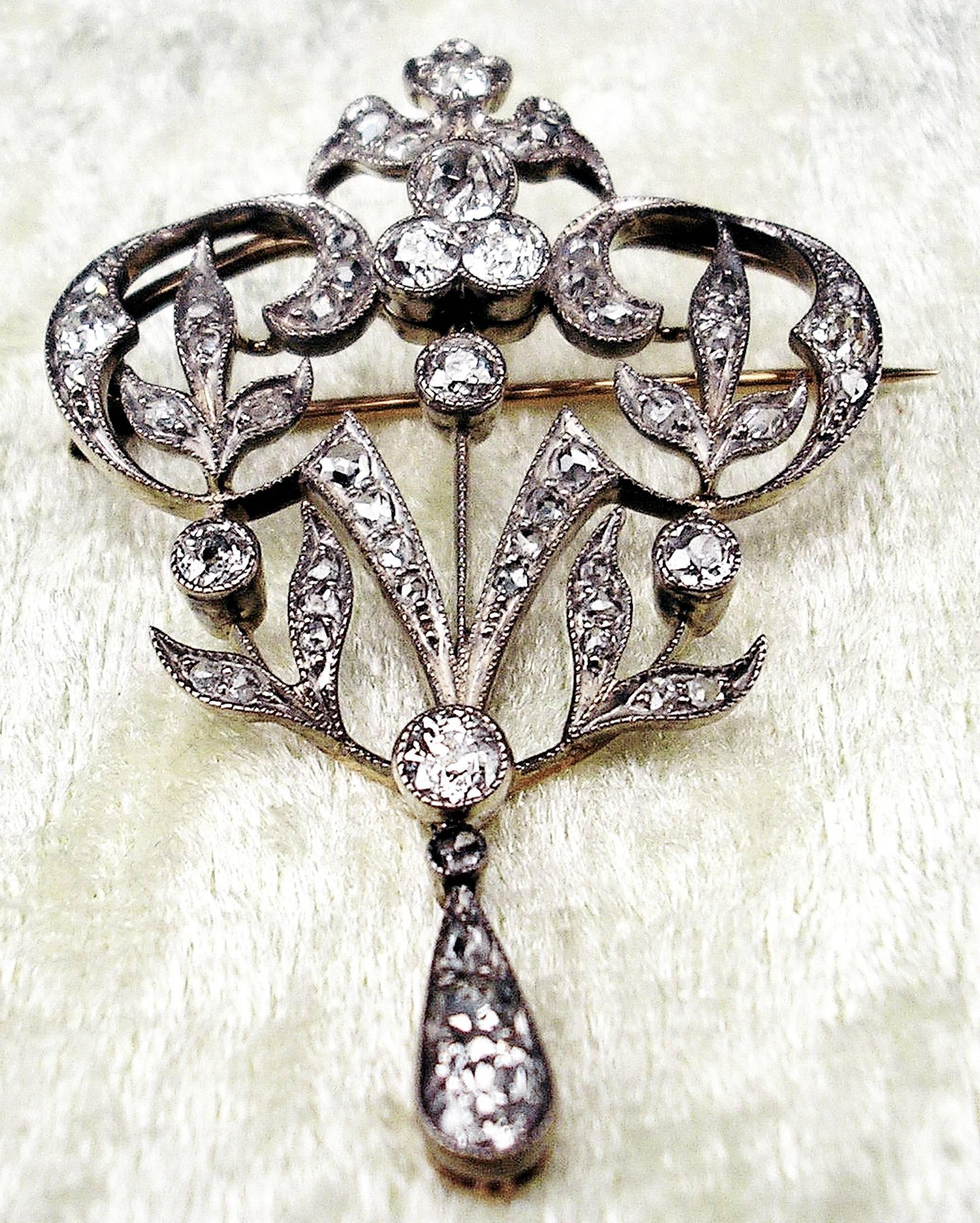 Women's Austrian Art Nouveau Diamonds 2 Carats Gold Brooch c1900 For Sale
