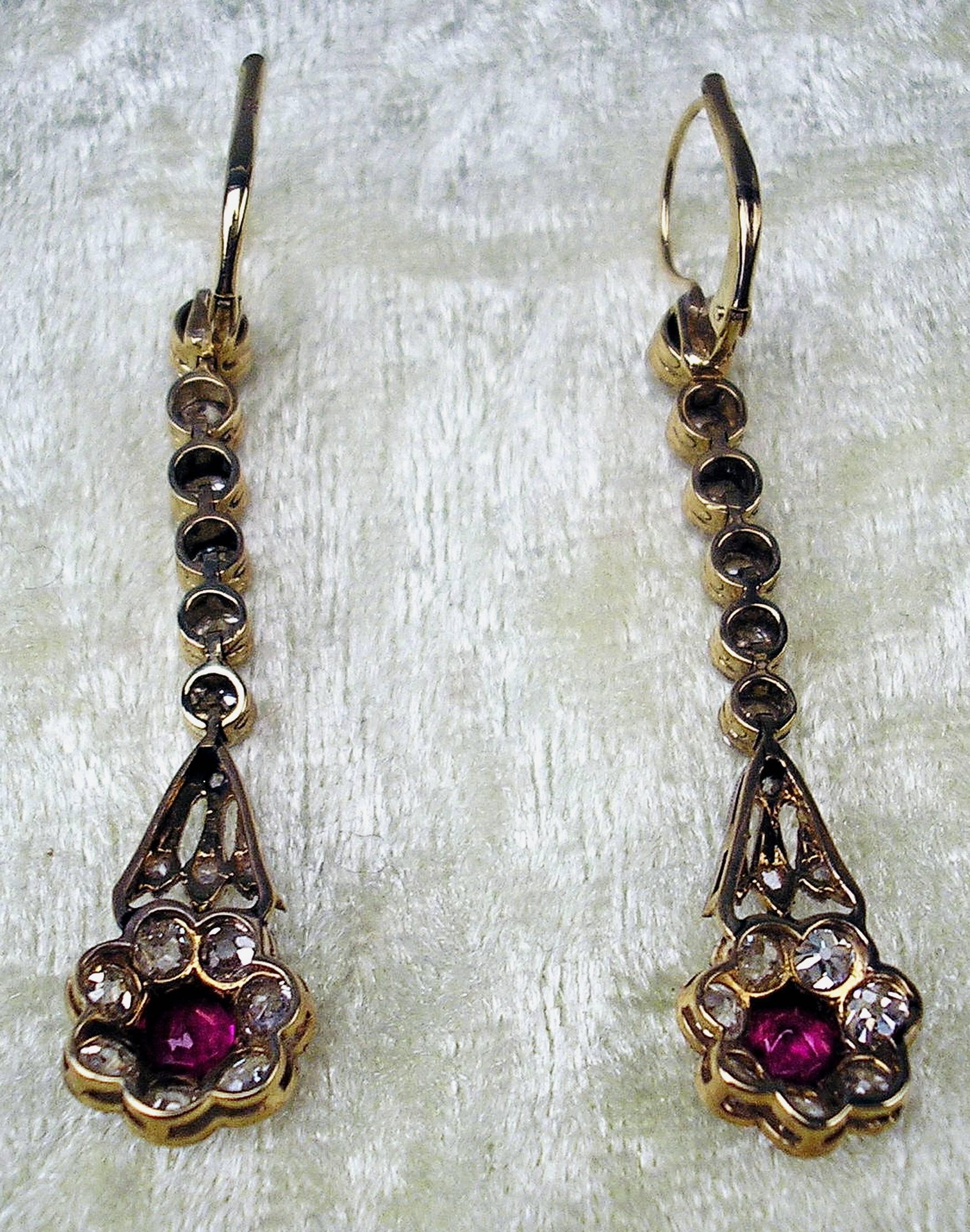 Women's Austrian Art Nouveau Diamond 3.30 Carat  Gold 585 Rubies Eardrops circa 1900 