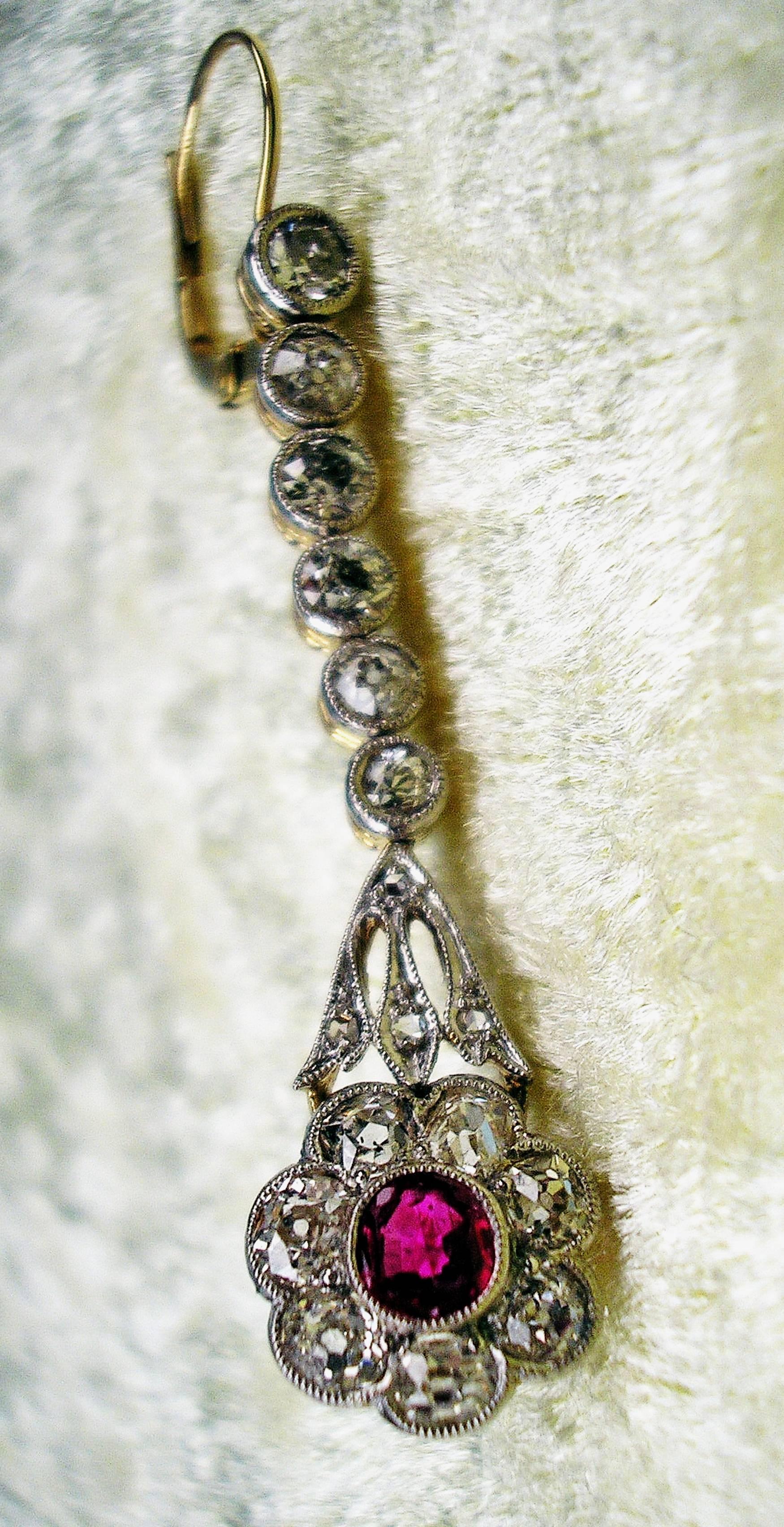 Austrian Art Nouveau Diamond 3.30 Carat  Gold 585 Rubies Eardrops circa 1900  3