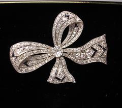 1920s Art Deco Gold 585 Diamonds 5.50 Carat and Sapphires Vienna Brooch