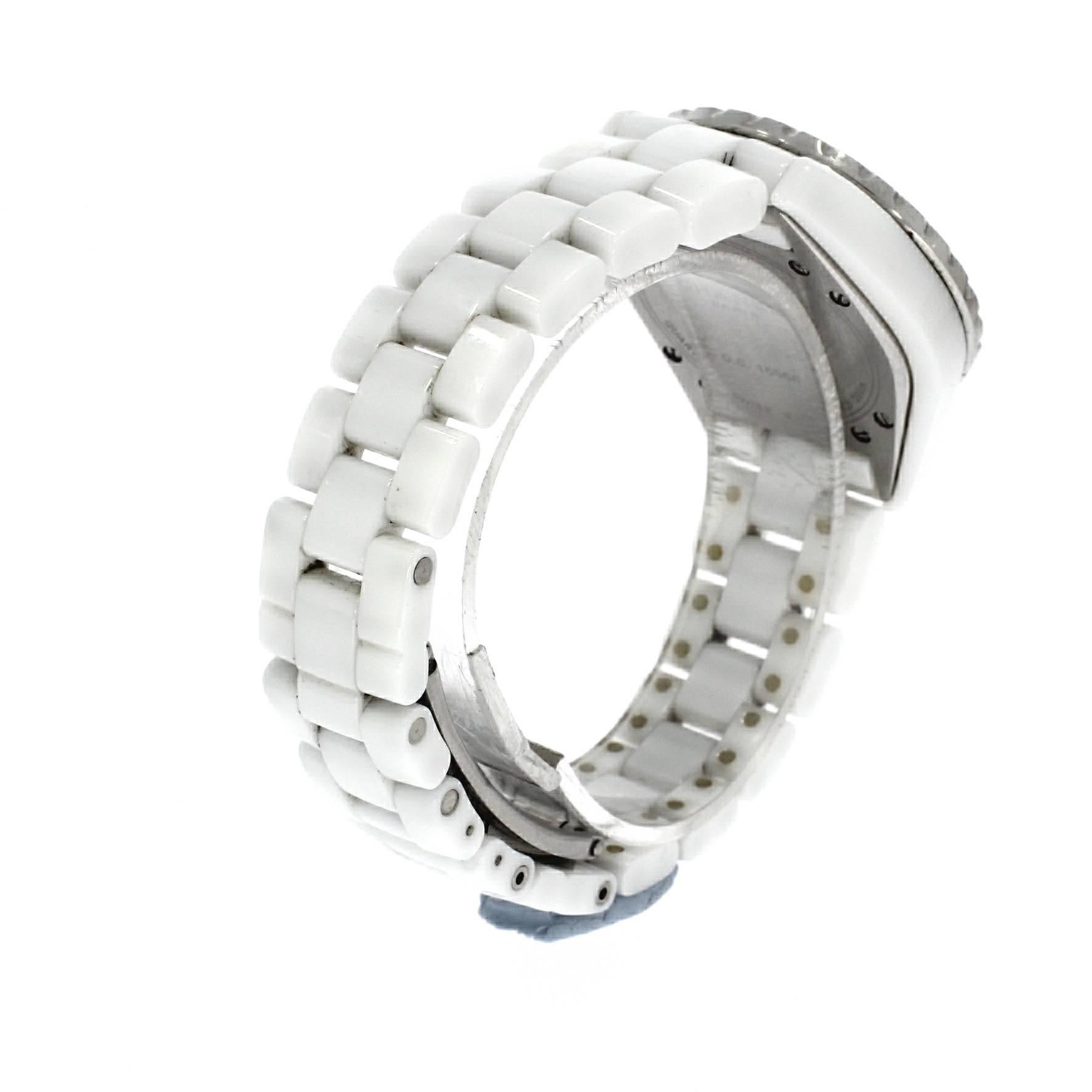 Chanel Ladies Ceramic Diamond Dot J51 15566 Wristwatch 2