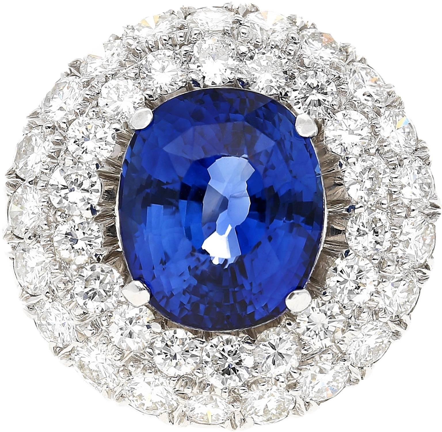 IGI Certified Ceylon Sri-Lanka Sapphire
7.52 carat total weight (1.50 carat diamond)
Set in Platinum