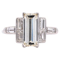 GIA-zertifizierter Vintage-Art-Déco-Ring aus Platin mit einem 1,56-Karat-Diamanten im langen Smaragdschliff