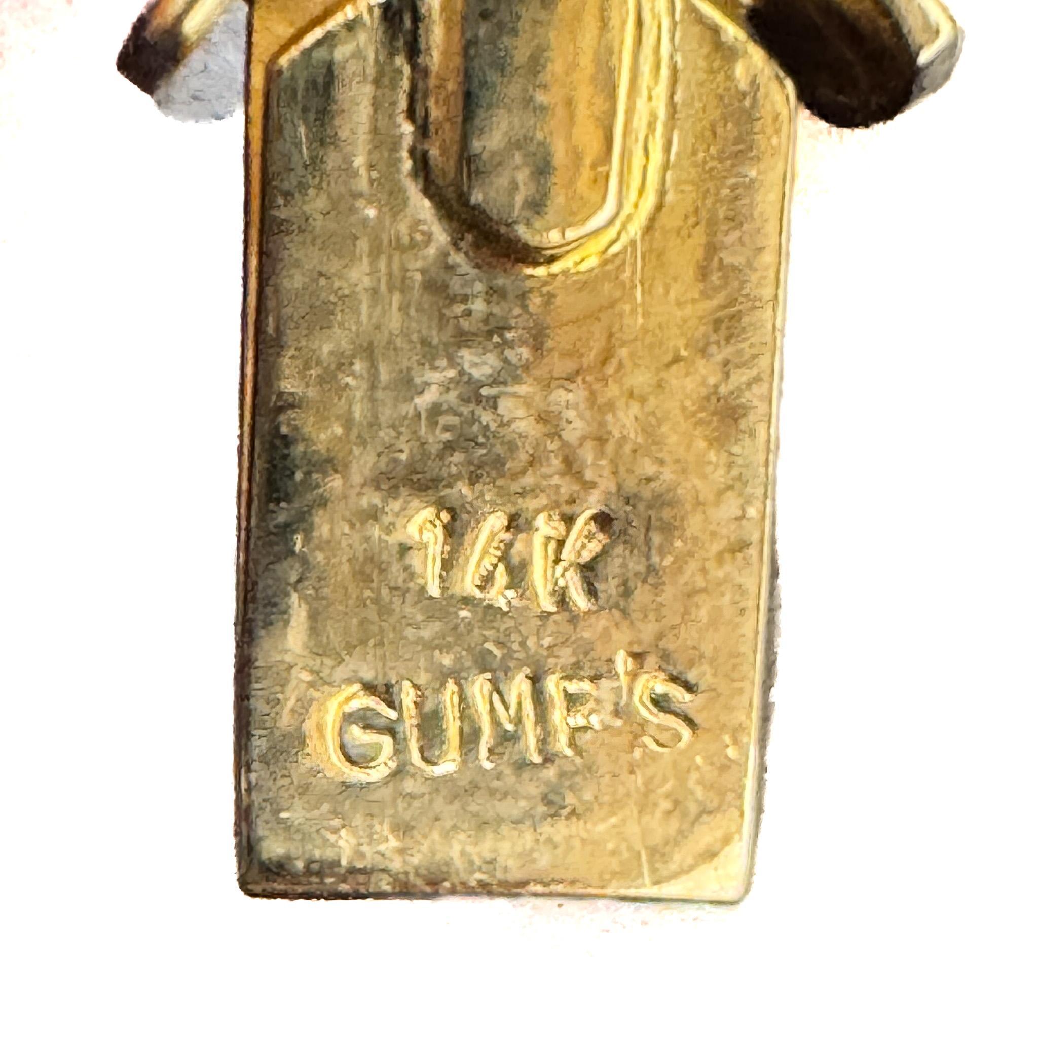 Diese elegante 32-Zoll-Halskette mit doppelter Umwicklung besteht aus seltenen, unbehandelten lavendelfarbenen Jadeperlen mit einem satten, durchscheinenden Farbton. Das Stück ist mit einem Verschluss aus 14 Karat Gelbgold versehen und von Gumps San
