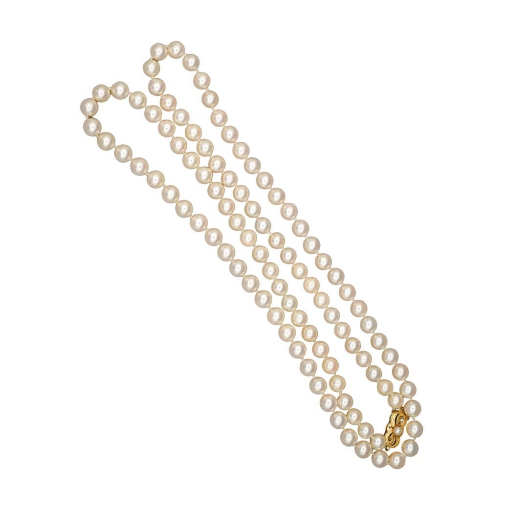 Collier de perles d'Akoya en or 18k signé Mikimoto (33 pouces) en vente 4