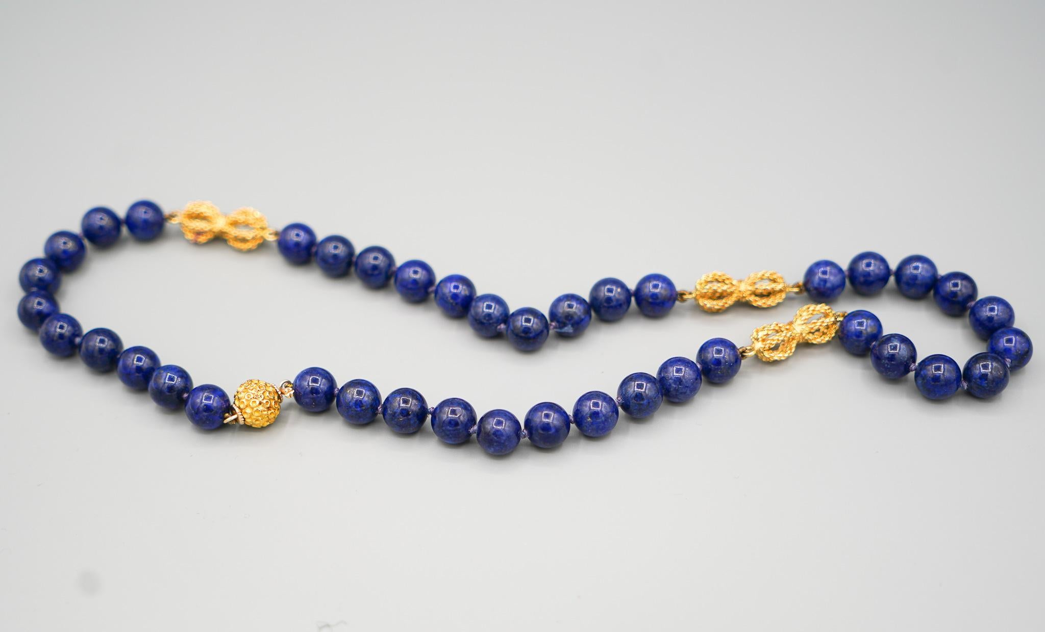 Donna Collana di perle in oro 18 carati vintage con certificato GIA di Lapislazzuli in vendita