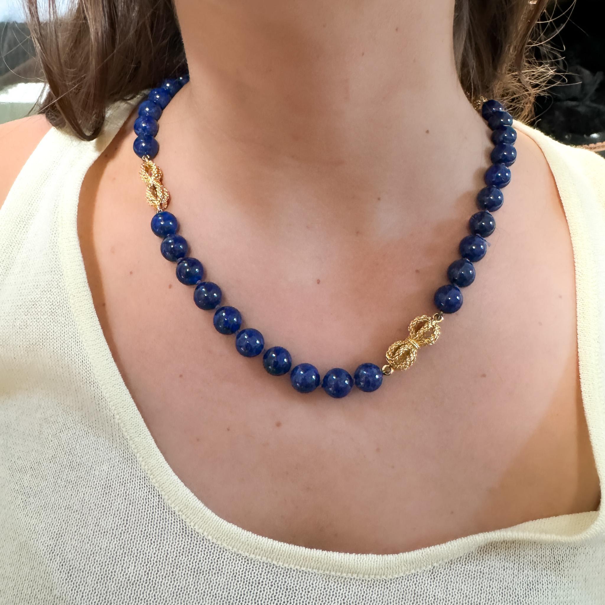 Taglio rotondo Collana di perle in oro 18 carati vintage con certificato GIA di Lapislazzuli in vendita