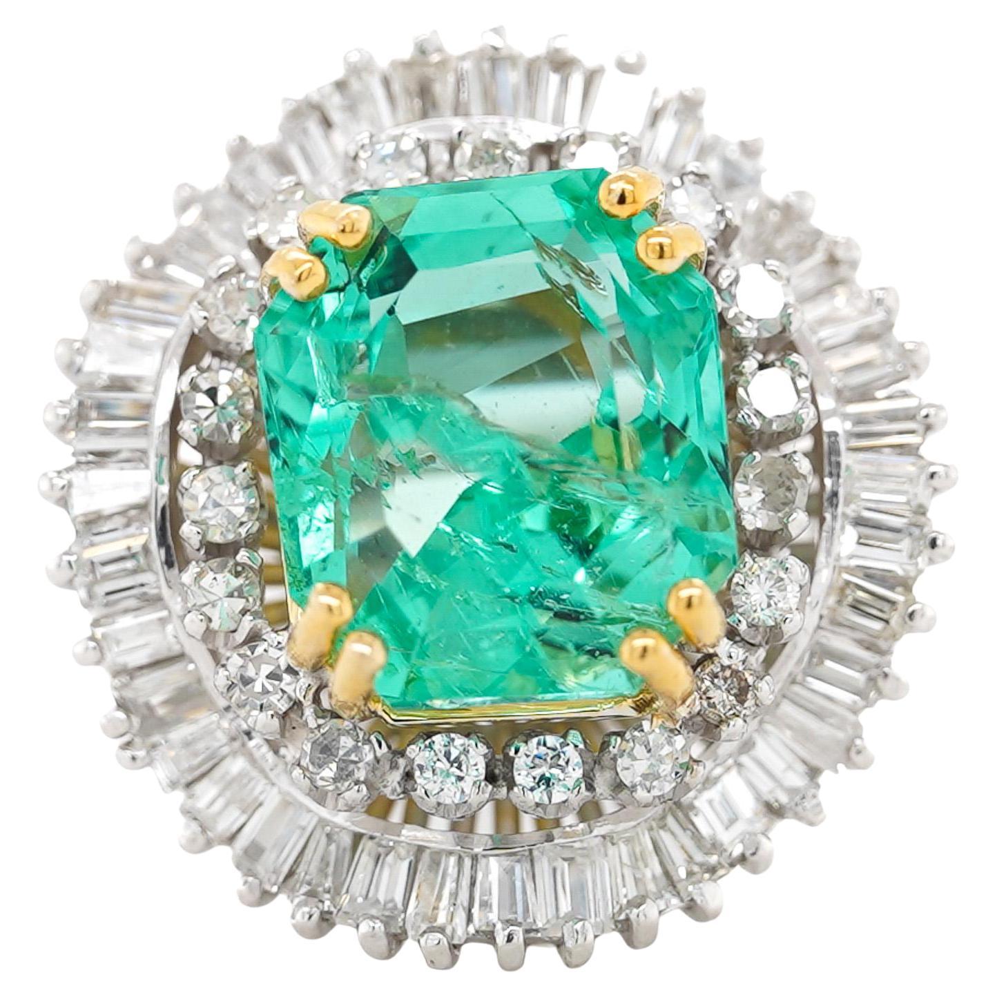 Anello Ballerina di 9,17 carati con smeraldo ottagonale Chivor e diamanti in palladio in vendita